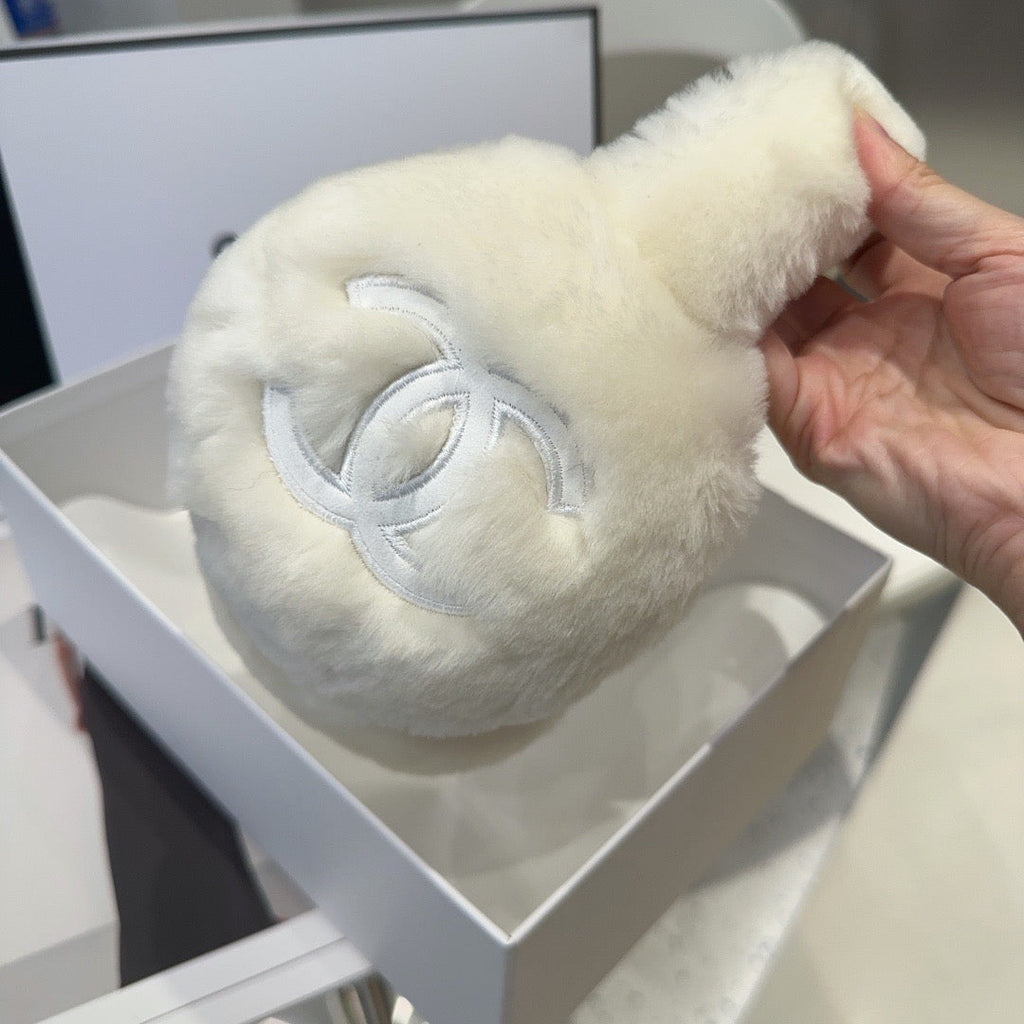CHANEL 25S SKI EARMUFFS 928760