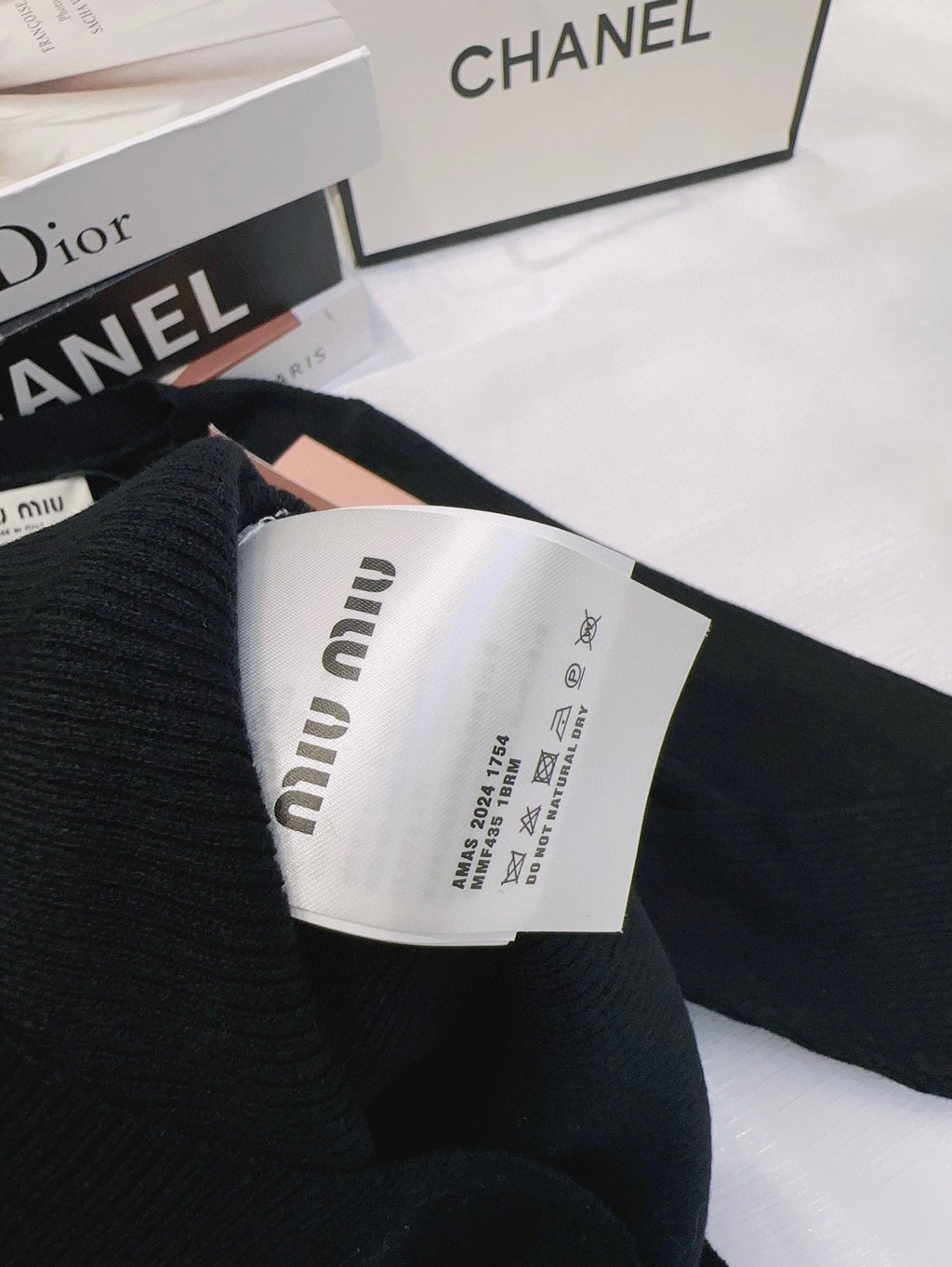 MIUMIU SWEATER STYLE 722