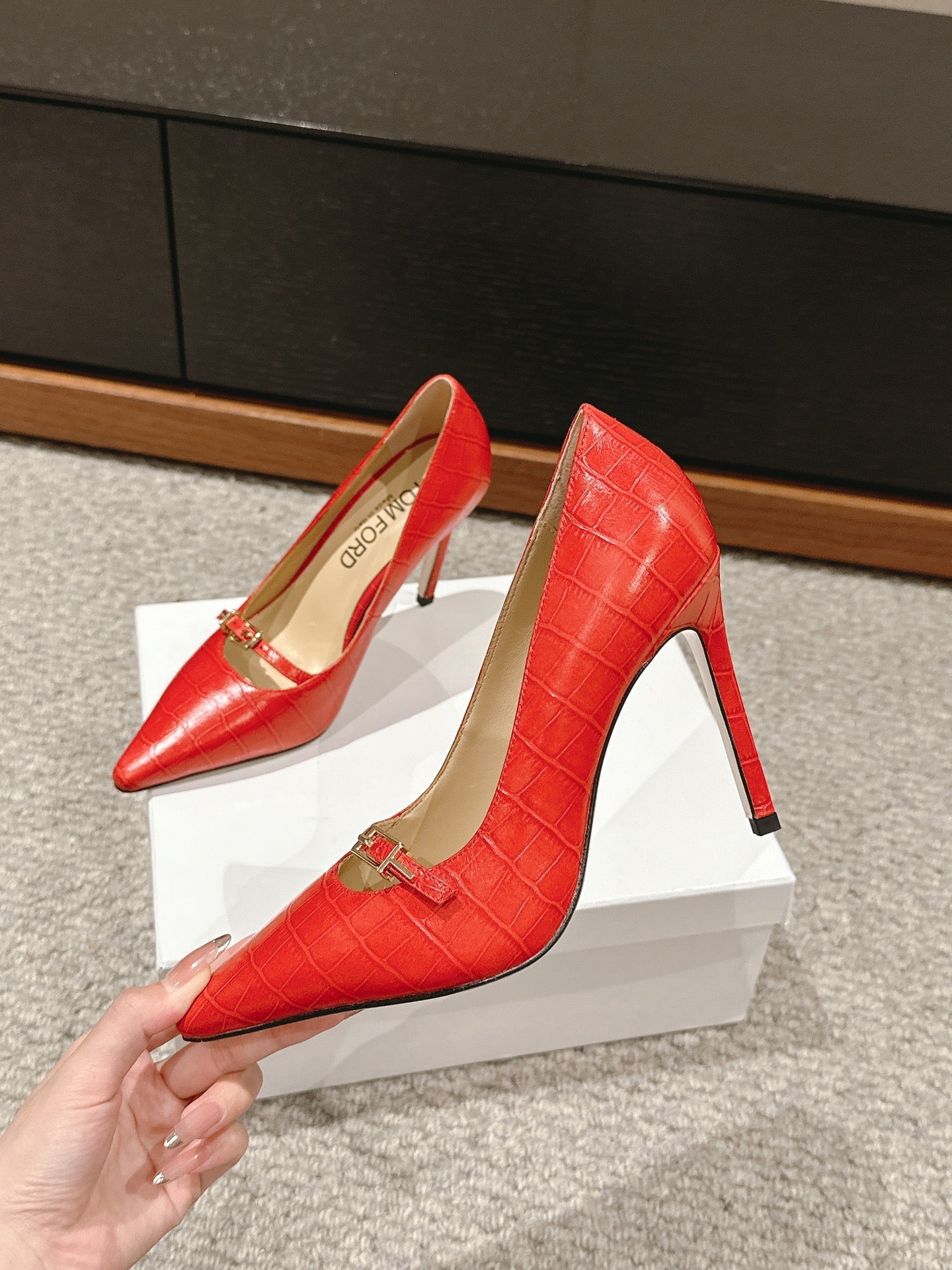 HIGH HEEL 10 CM IN CHERRY RED CROCODILE LEATHER