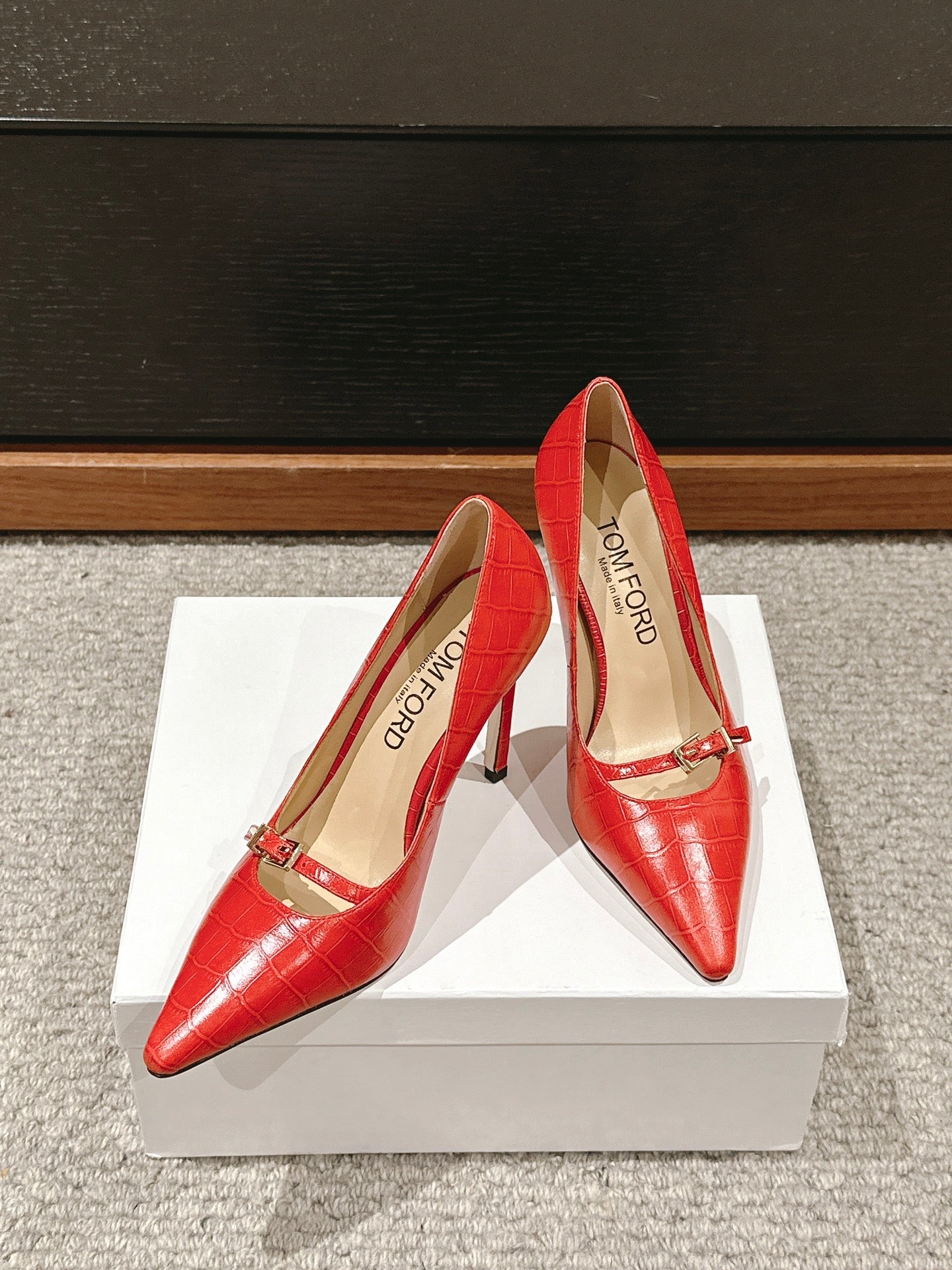 HIGH HEEL 10 CM IN CHERRY RED CROCODILE LEATHER