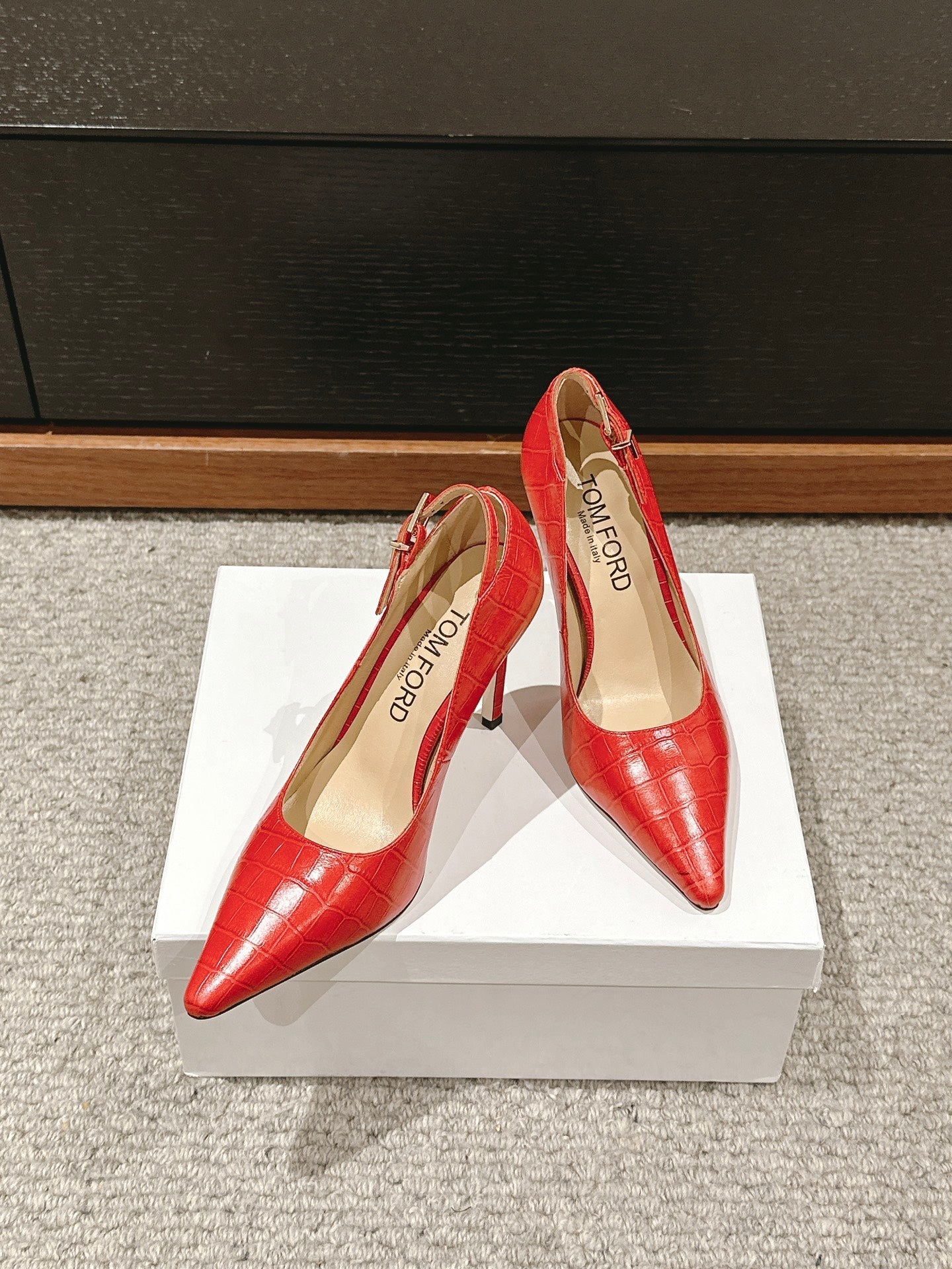 STAMPED CROCODILE LEATHER ANGELINA PUMP CHERRY RED
