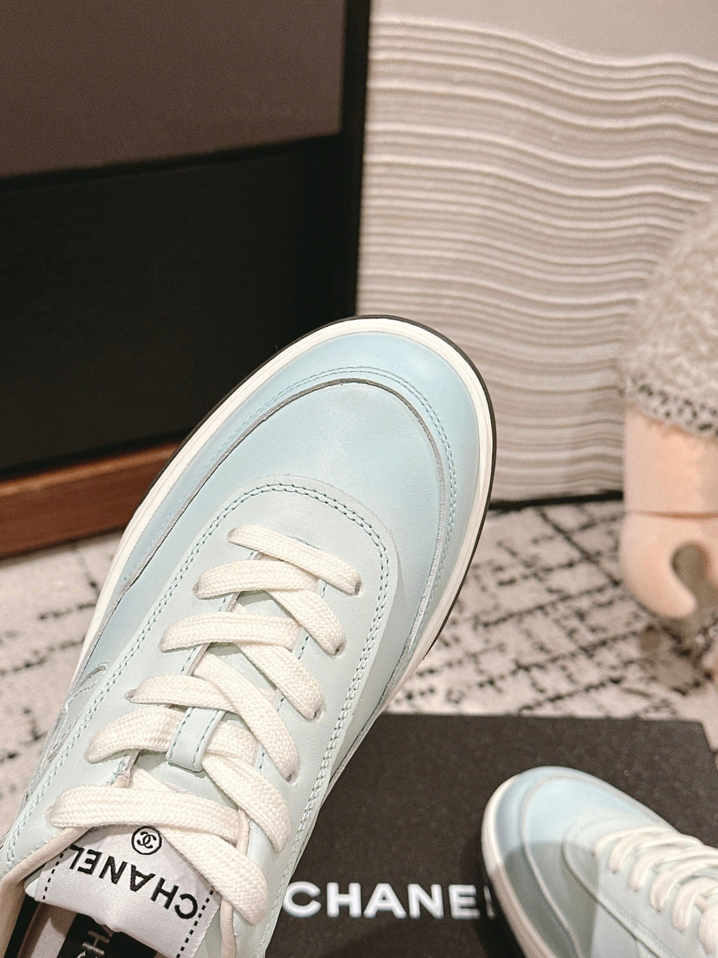 SNEAKER IN BLUE PASTEL HAND-POLISHED CALFSKIN 977829