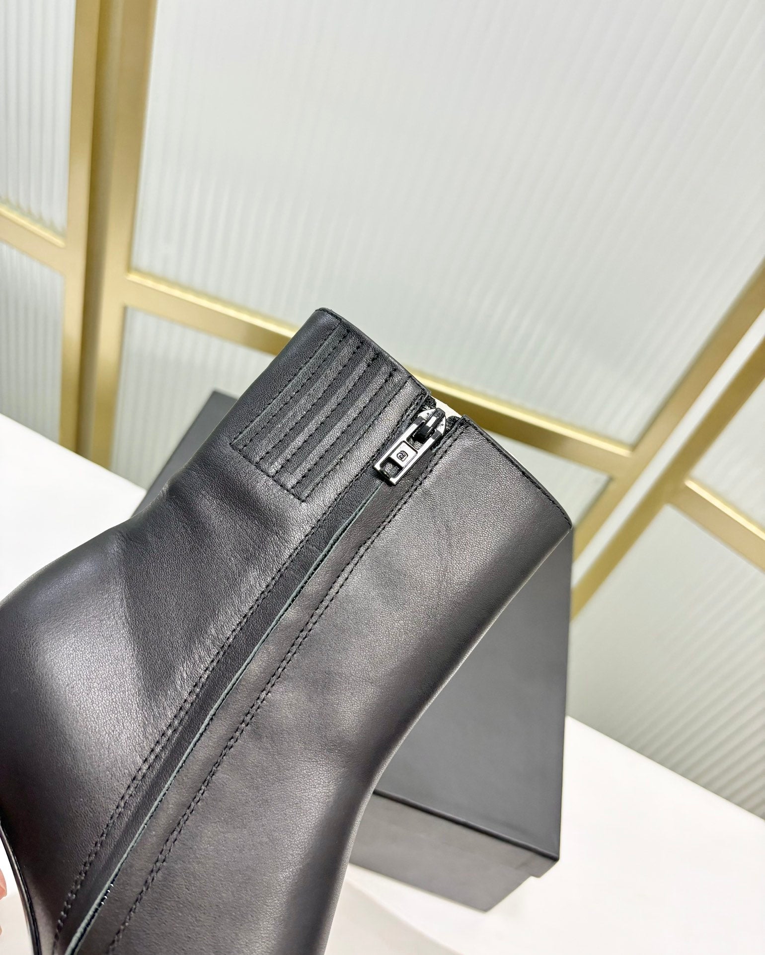 TONI 85MM ANKLE BOOT IN BLACK CALFSKIN