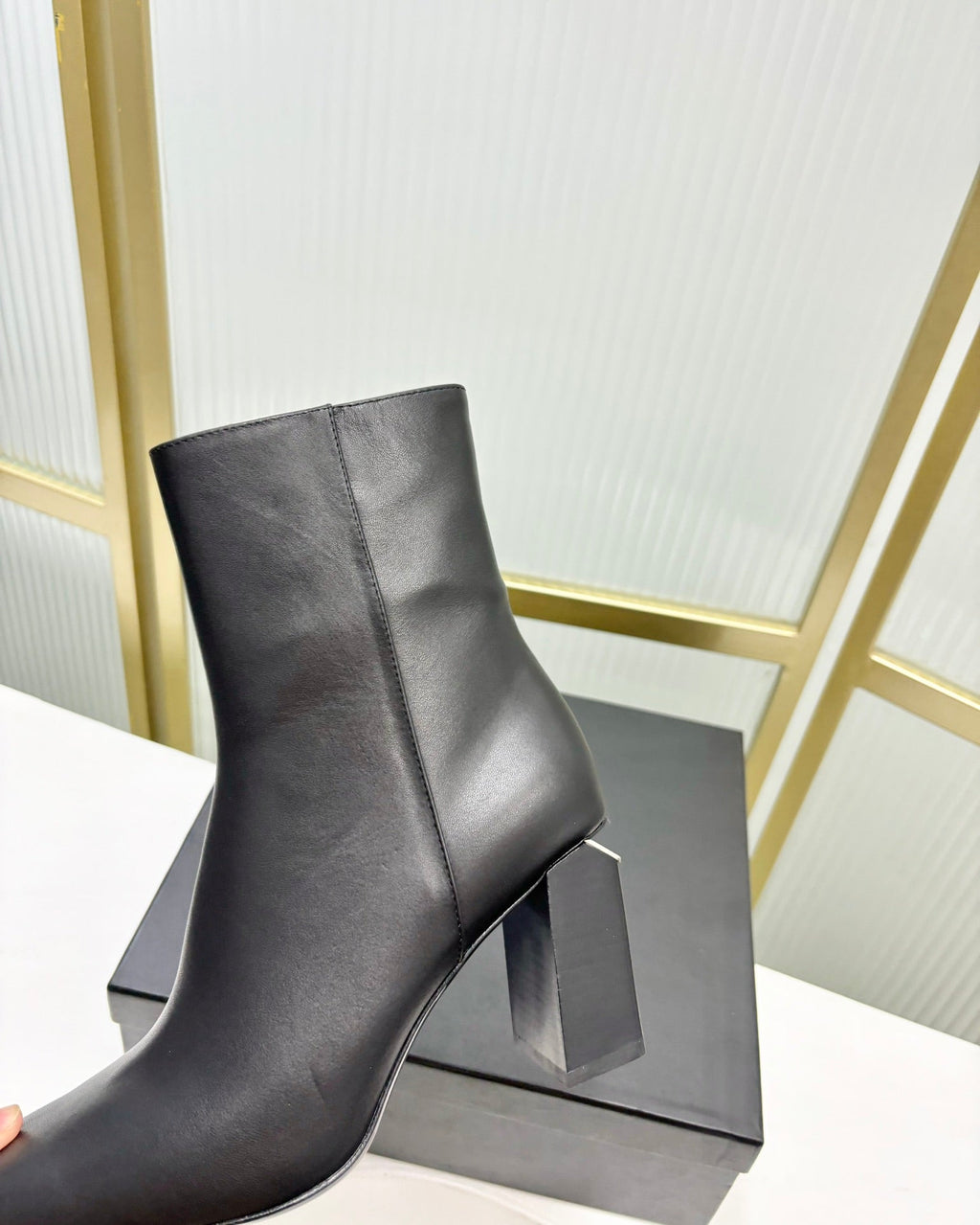 TONI 85MM ANKLE BOOT IN BLACK CALFSKIN