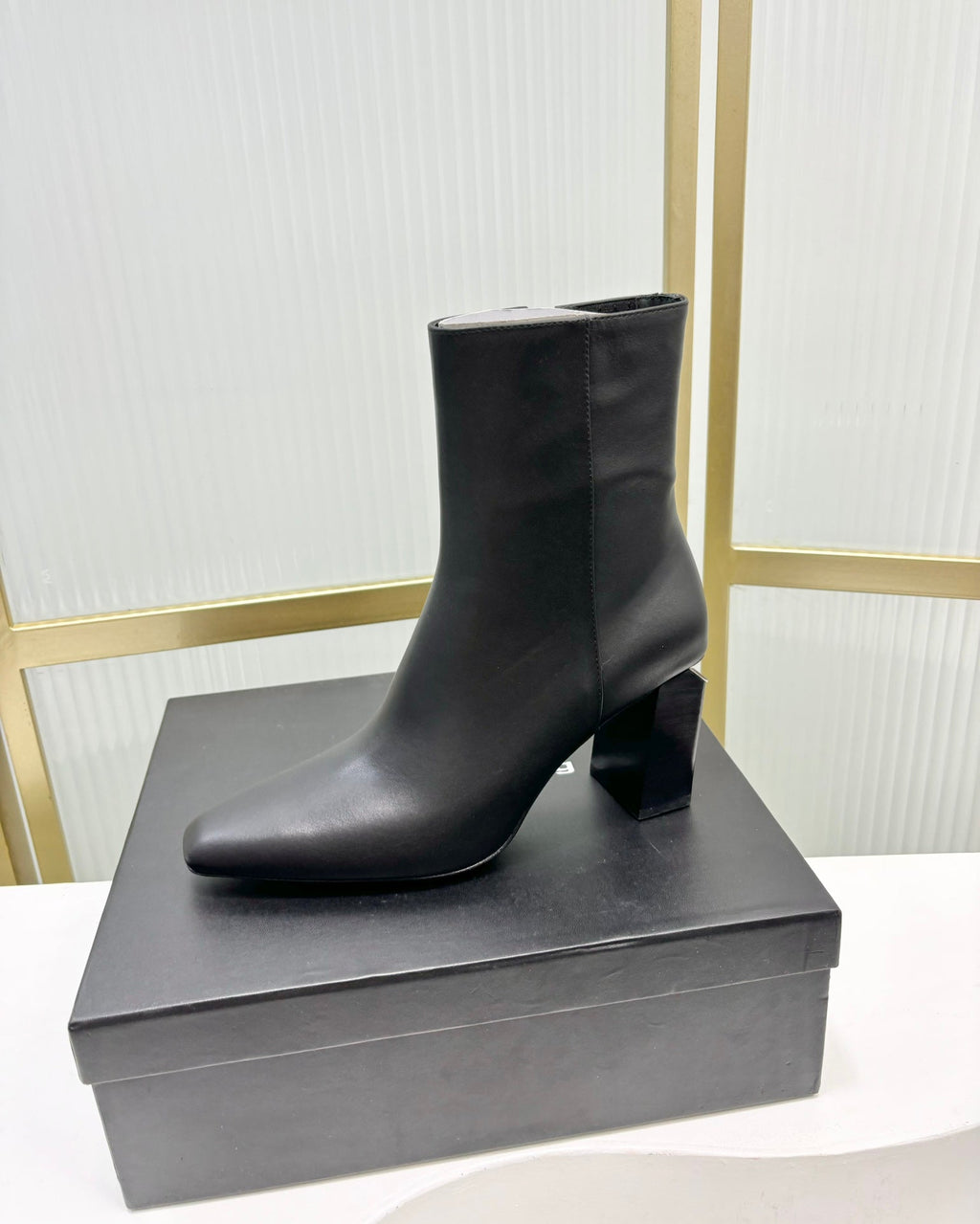 TONI 85MM ANKLE BOOT IN BLACK CALFSKIN