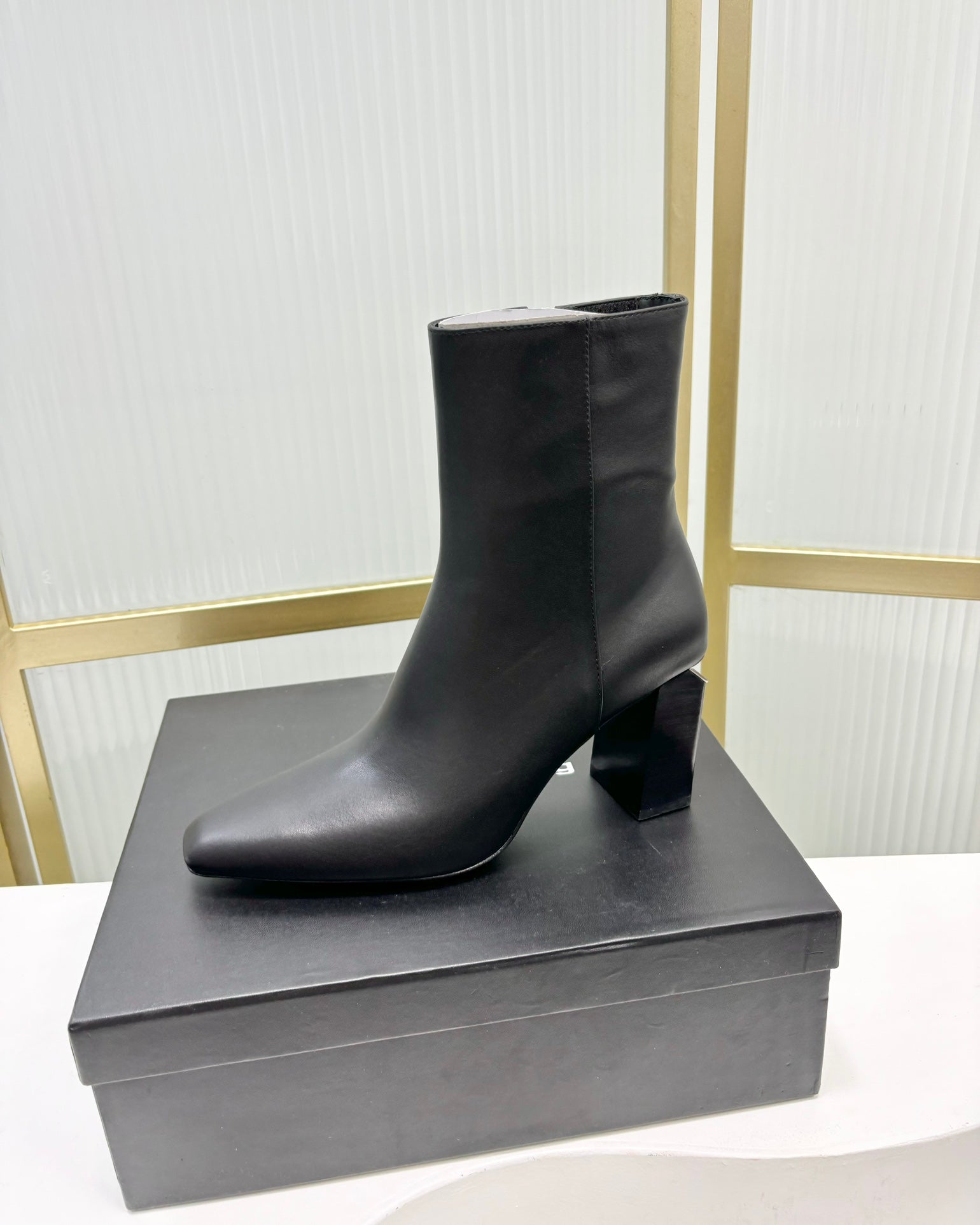 TONI 85MM ANKLE BOOT IN BLACK CALFSKIN