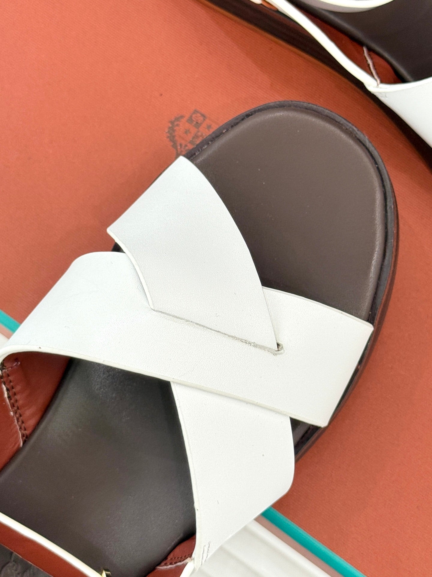 SANDALS THICK SOLE CROSS STRAP IN WHITE AND BROWN CALFSKIN