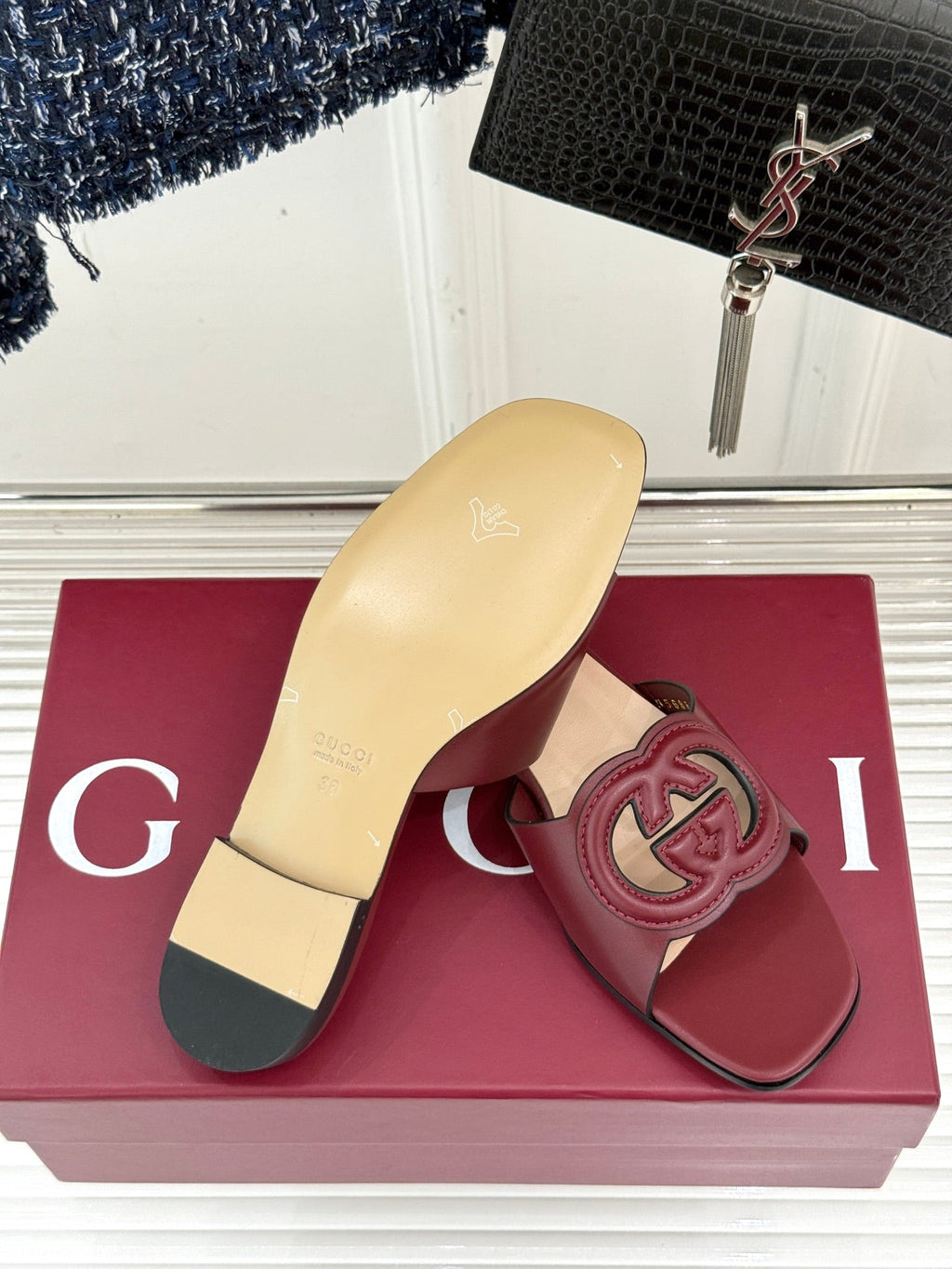 SLIDE SANDALS IN RED CALFSKIN
