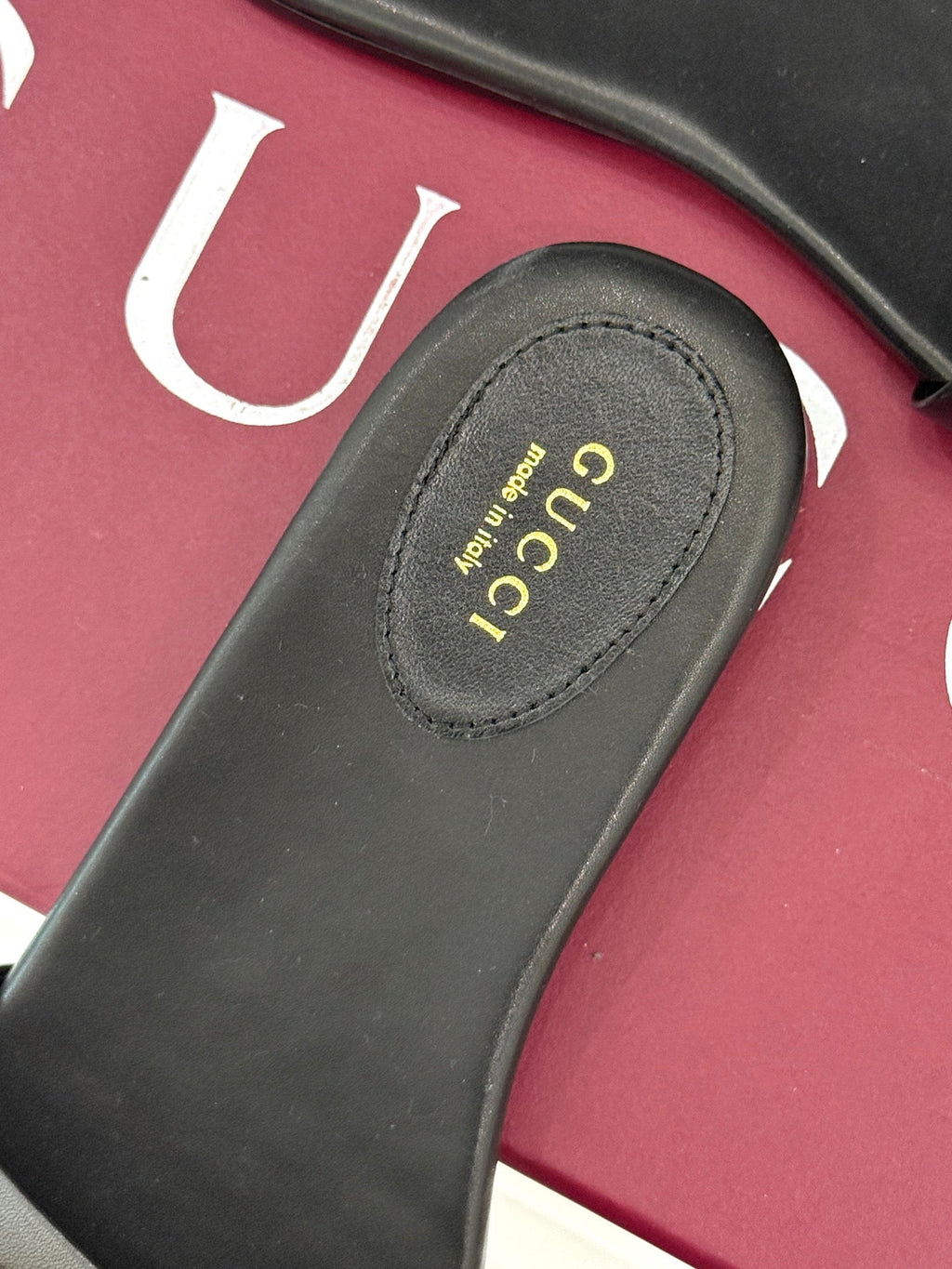 SLIDE SANDALS IN BLACK CALFSKIN WITH GOLD HARDWARE