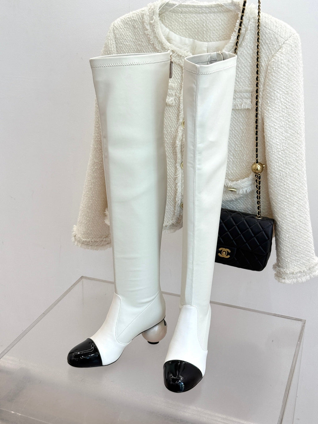CC PEARL HIGH BOOTS IN WHITE CALFSKIN