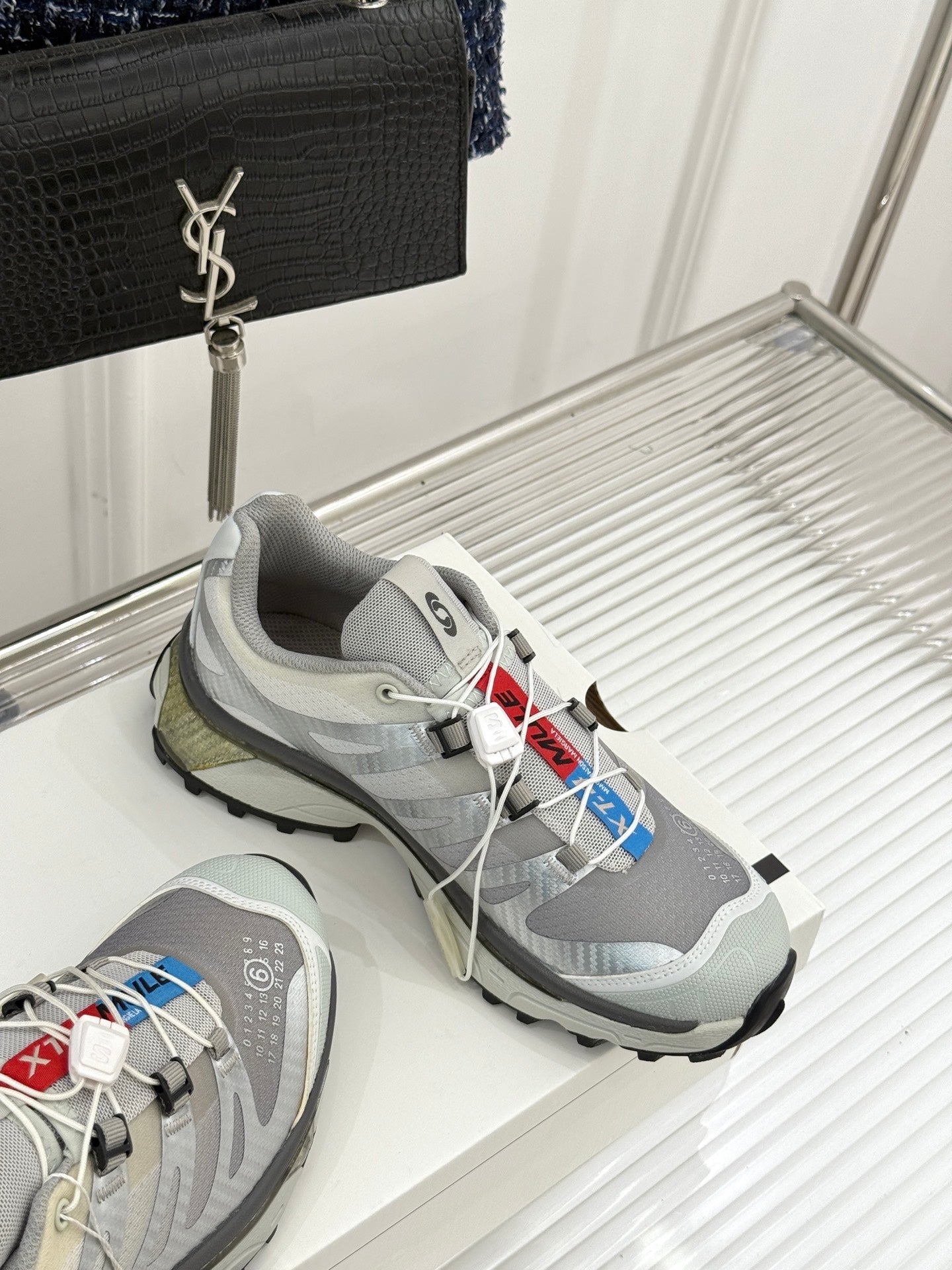 ALO 25S SALOMON XT-6 SNEAKER IN GREY TPU STYLE 3