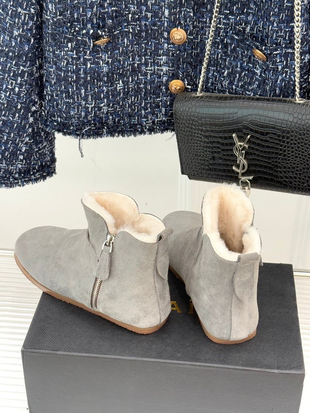ALAIA 26S SNOW BOOTS IN GREY SUEDE AND WOOL