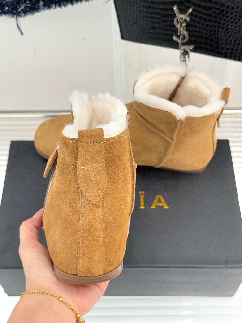 ALAIA 26S SNOW BOOTS IN LIGTH BROWN SUEDE AND WOOL