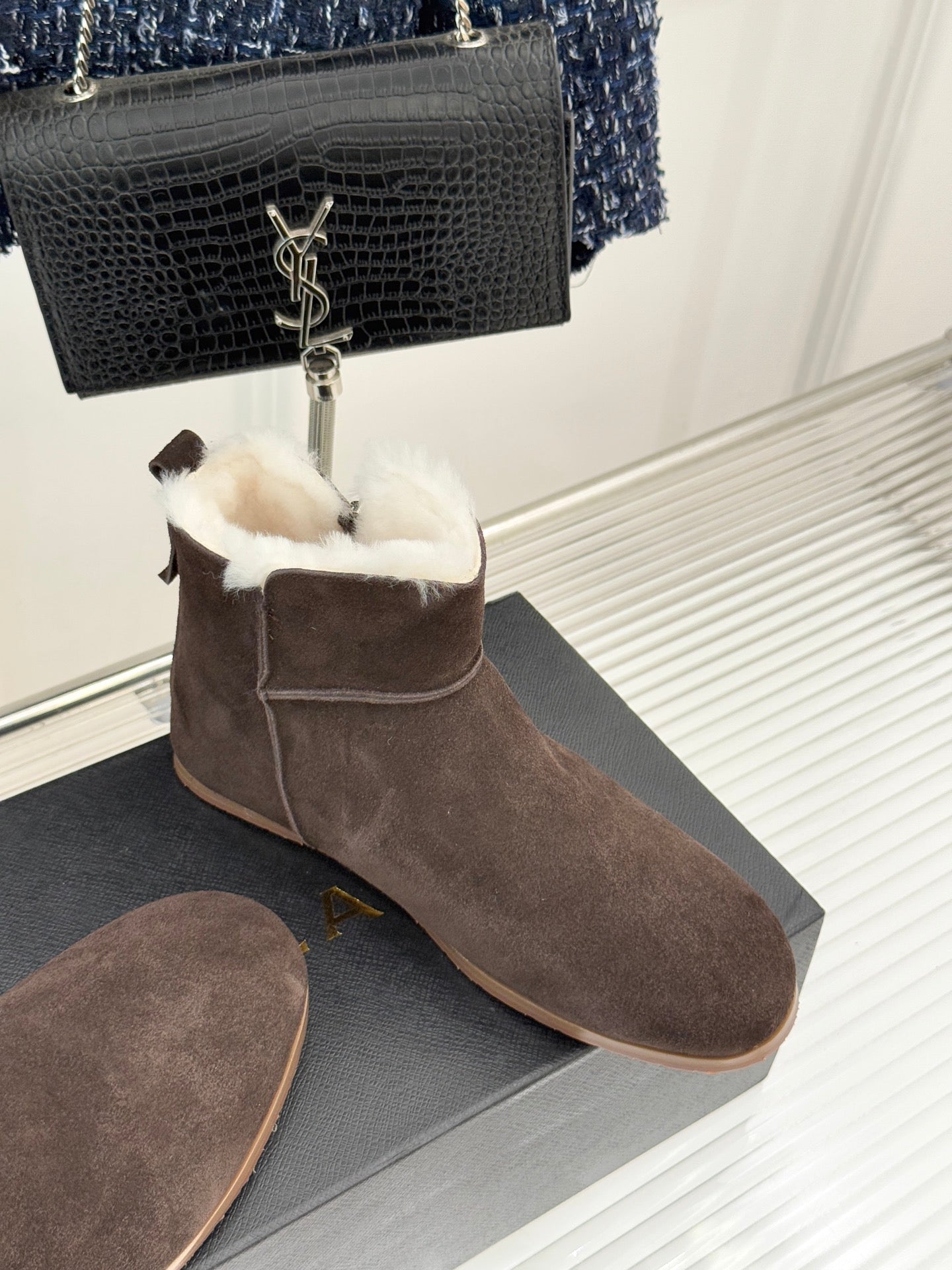 ALAIA 26S SNOW BOOTS IN DARK BROWN SUEDE AND WOOL