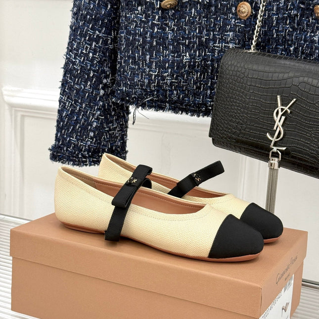 GIANVITO ROSSI 26S MARY JANE FLATS IN BLACK AND CREAM WHITE FABRIC