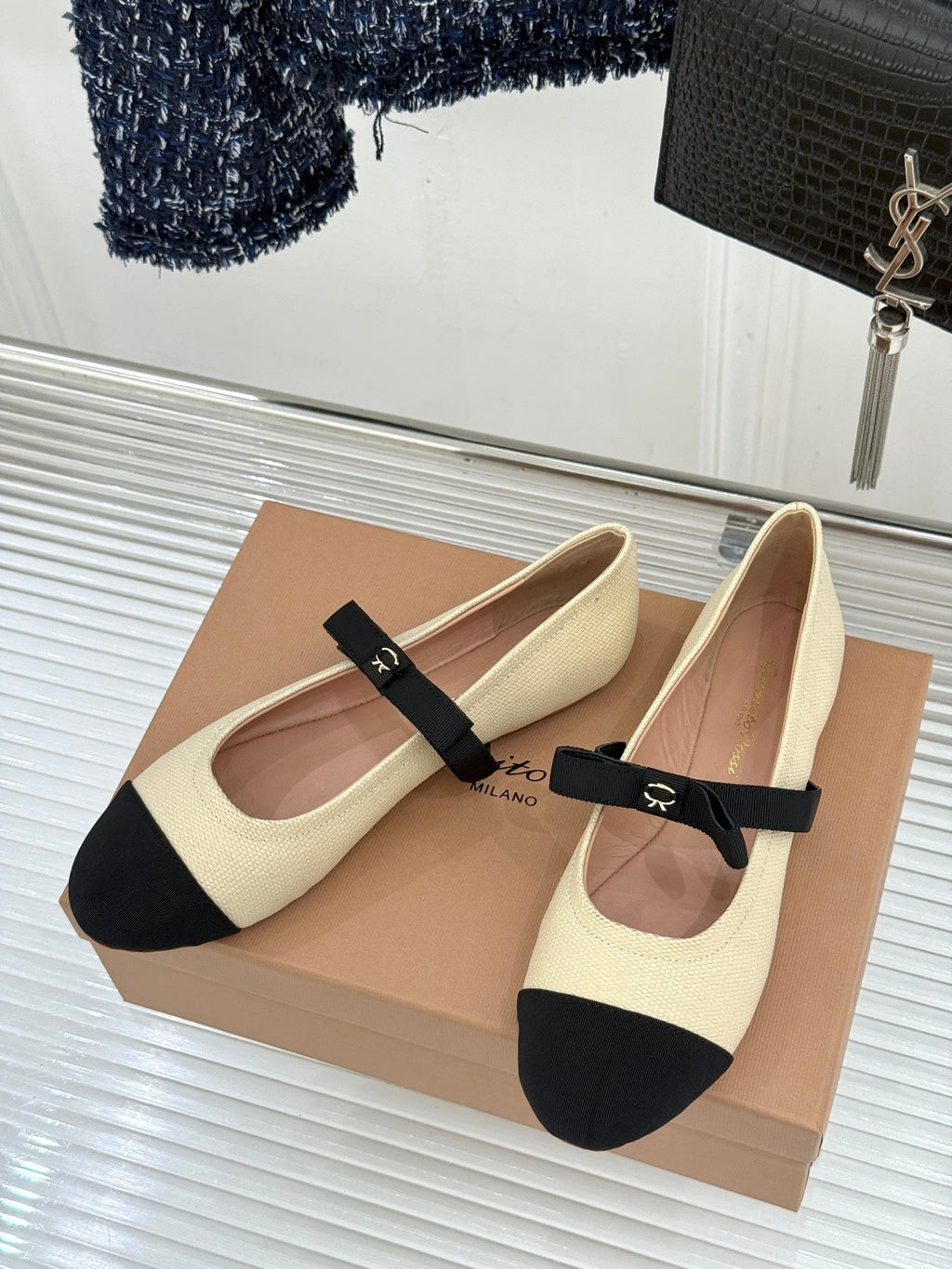 GIANVITO ROSSI 26S MARY JANE FLATS IN BLACK AND CREAM WHITE FABRIC