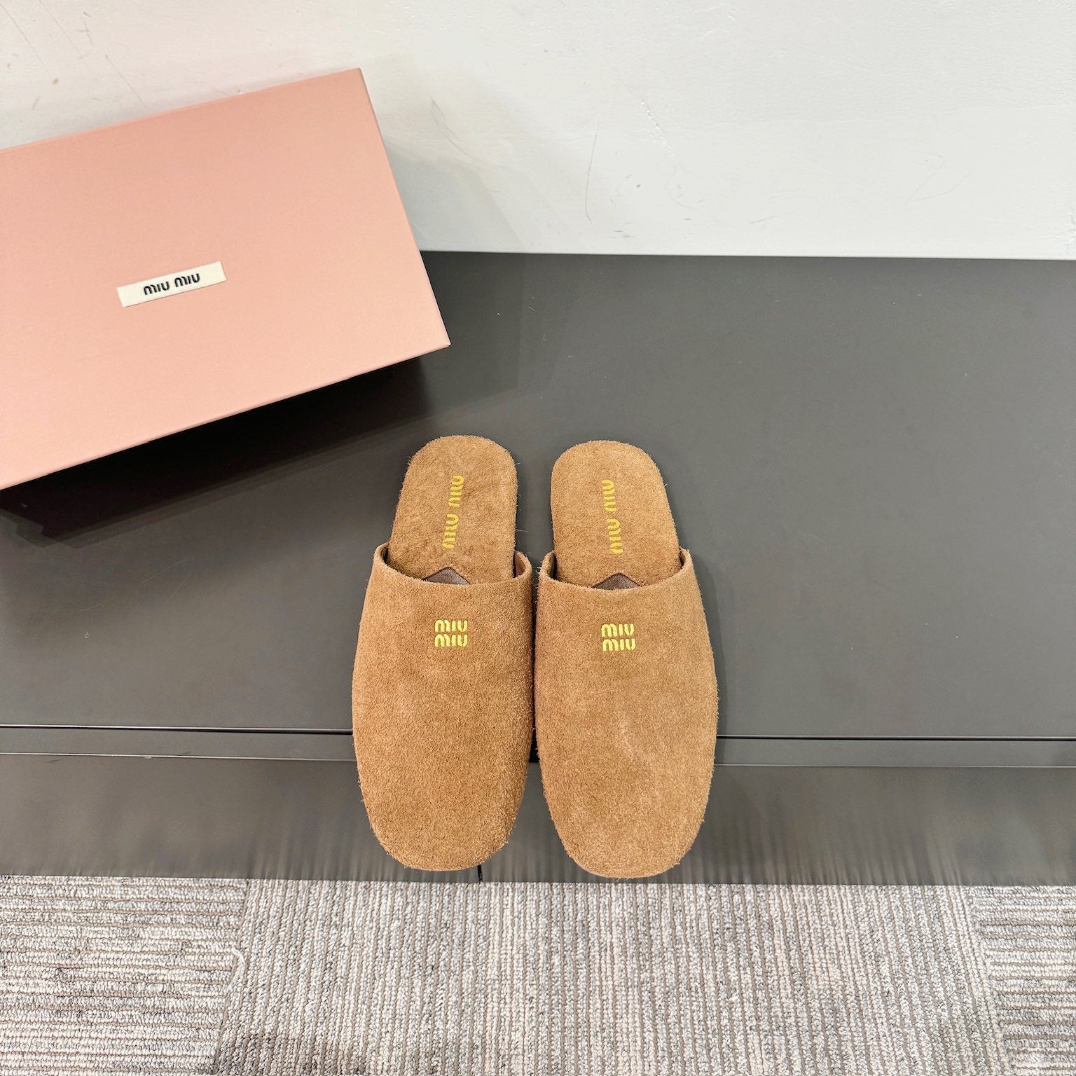 MIUMIU 26S MULE LOAFERS IN CARAMEL BROWN SUEDE LOGO