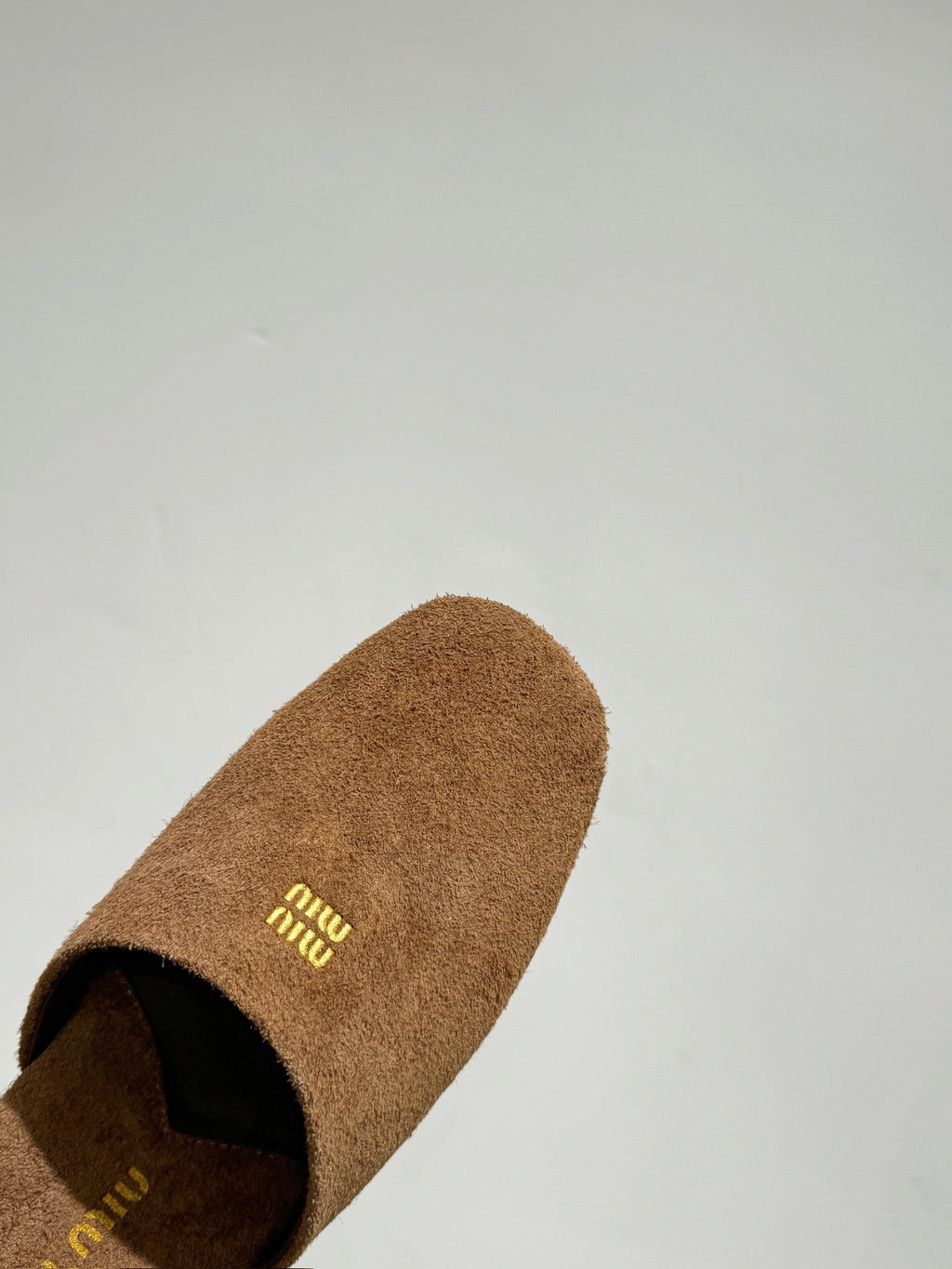 MIUMIU 26S MULE LOAFERS IN CARAMEL BROWN SUEDE LOGO