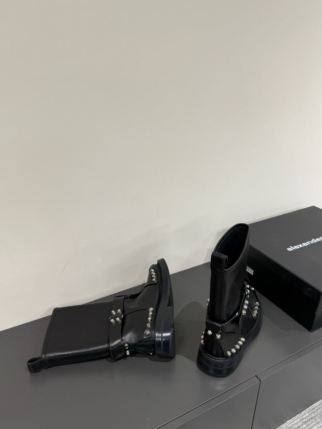 DIXON BUCKLE BOOT IN BLACK CALFSKIN