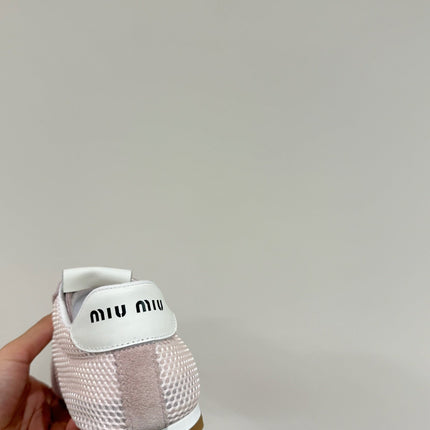 RETRO SNEAKERS IN PASTEL PINK MESH AND SUEDE