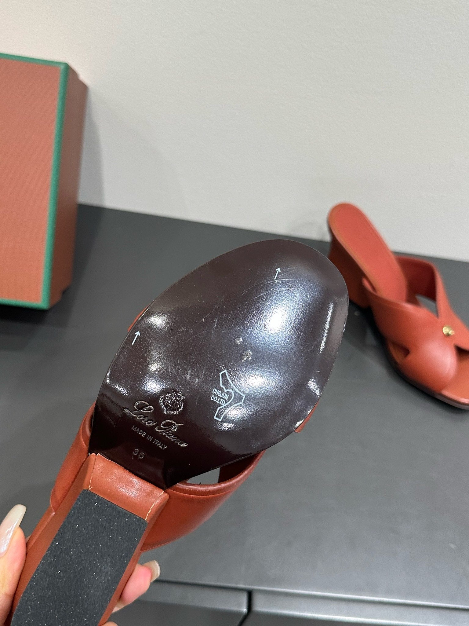 LP HIGH HEELS 25S IN RUST ORANGE LAMBSKIN
