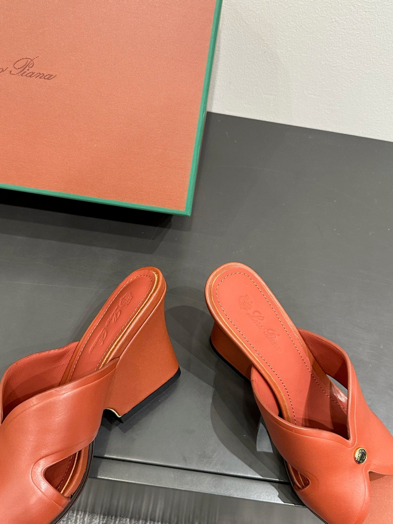 LP HIGH HEELS 25S IN RUST ORANGE LAMBSKIN
