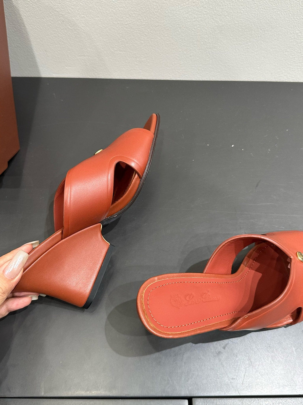 LP HIGH HEELS 25S IN RUST ORANGE LAMBSKIN