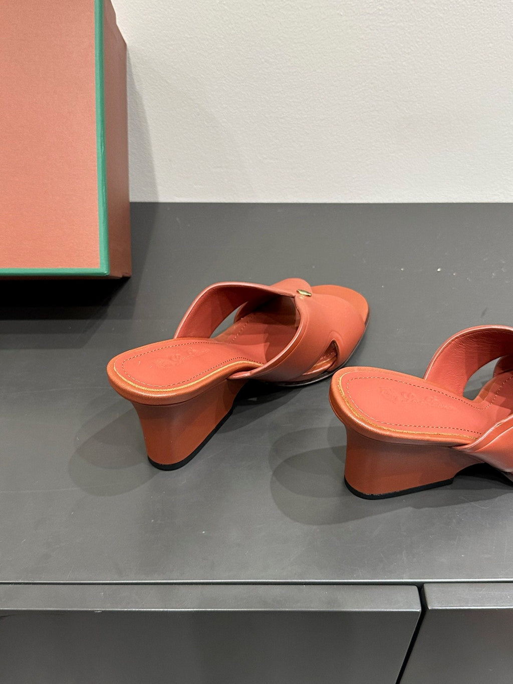 LP HIGH HEELS 25S IN RUST ORANGE LAMBSKIN