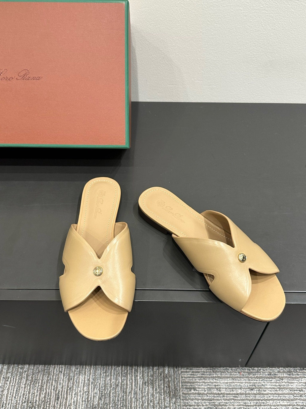 LP SANDALS 25S IN WARM BEIGE LAMBSKIN