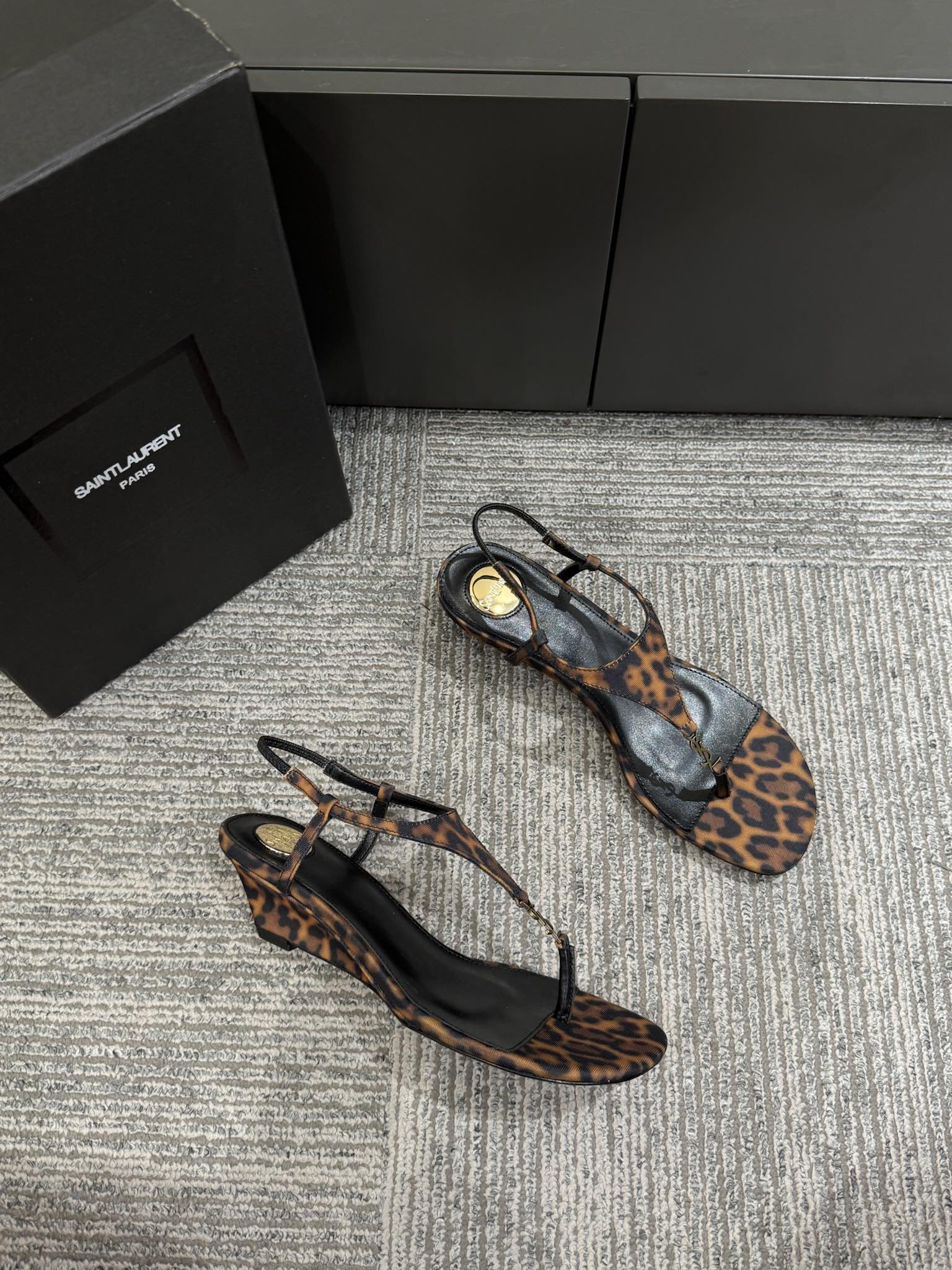 YSL WEDGE THONG SANDALS 25S IN LEOPARD LAMBSKIN WITH GOLD HARDWARE