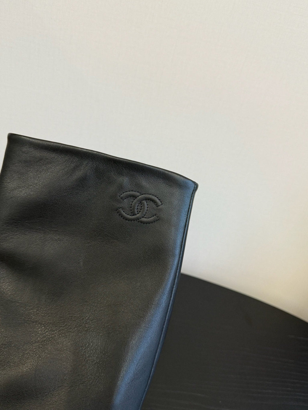 CC BOOTS IN BLACK CALFSKIN WITH CHAIN