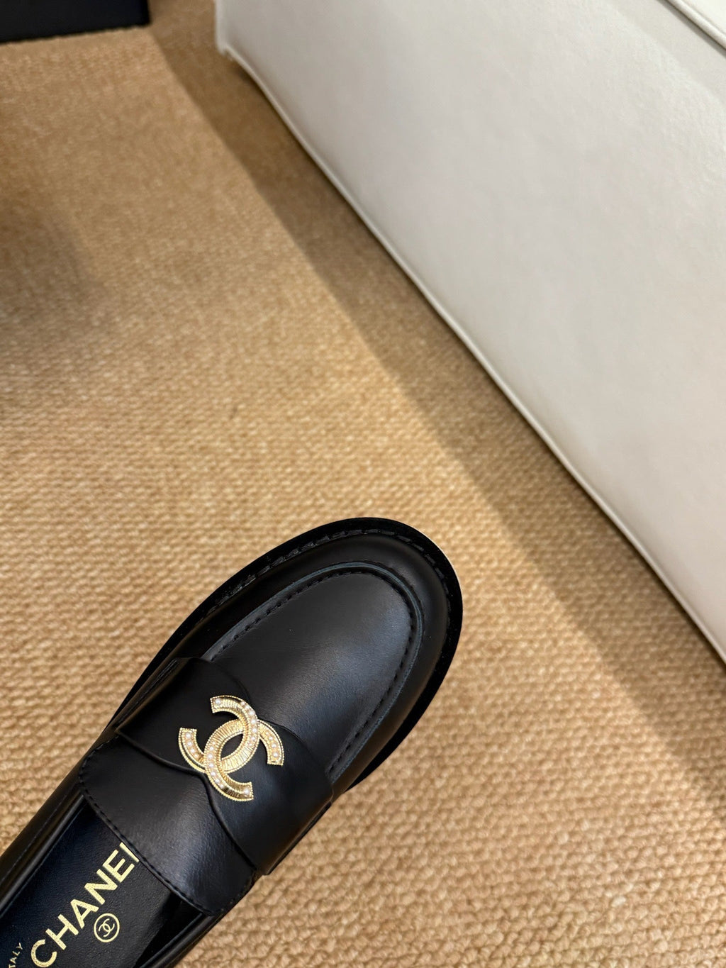CHANEL 26S LOAFER IN BLACK CALFSKIN CC LOGO