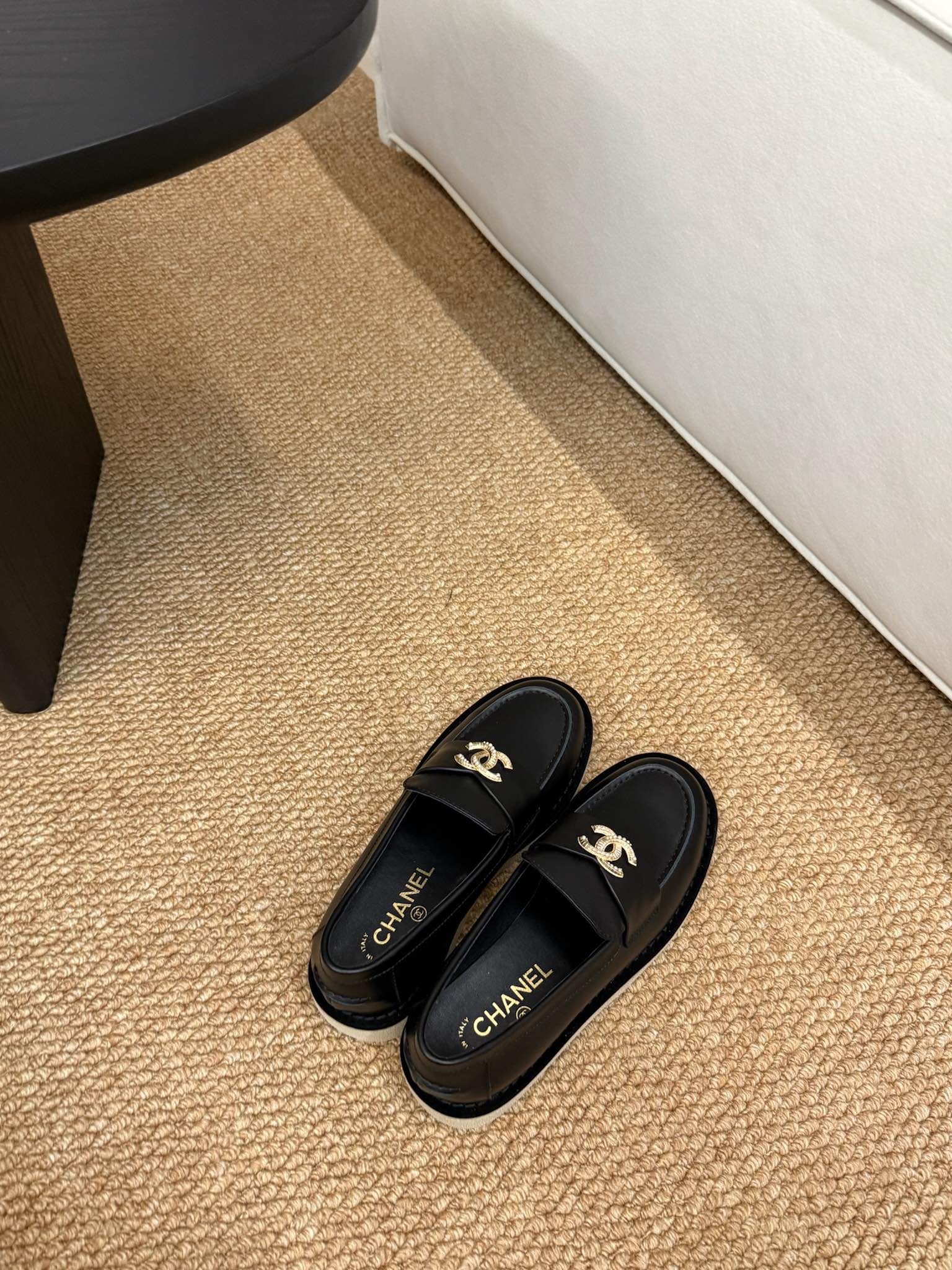 CHANEL 26S LOAFER IN BLACK CALFSKIN CC LOGO