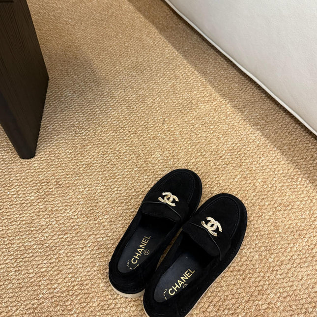 CHANEL 26S LOAFER IN BLACK SUEDE CC LOGO