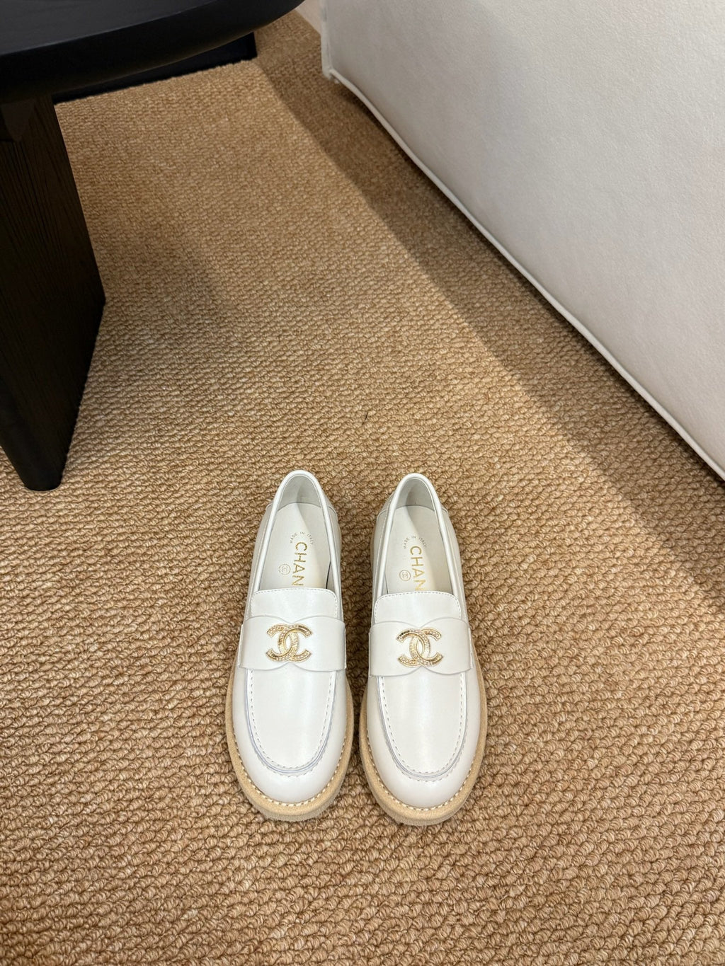 CHANEL 26S LOAFER IN WHITE PATENT CALFSKIN CC LOGO