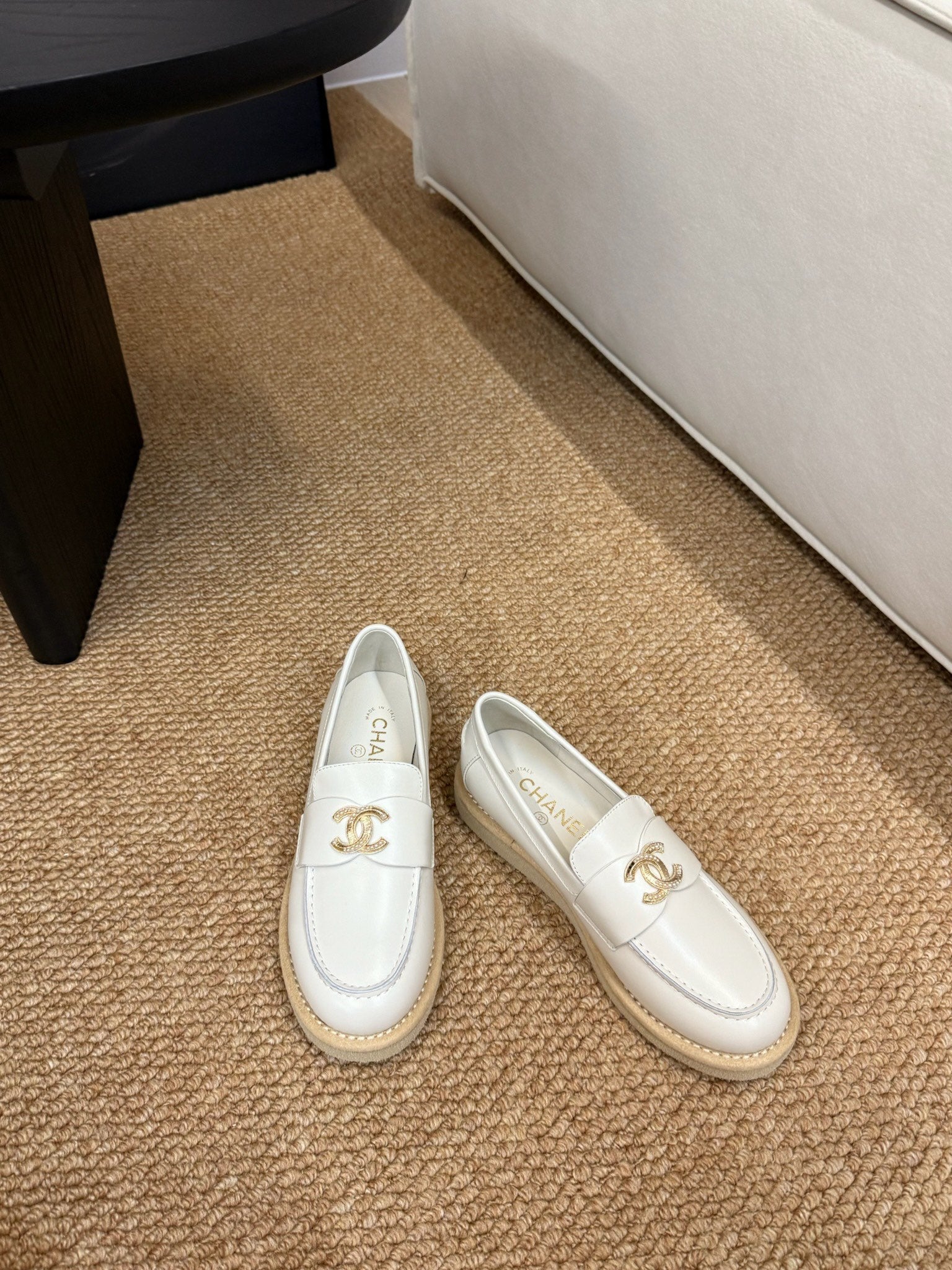 CHANEL 26S LOAFER IN WHITE PATENT CALFSKIN CC LOGO