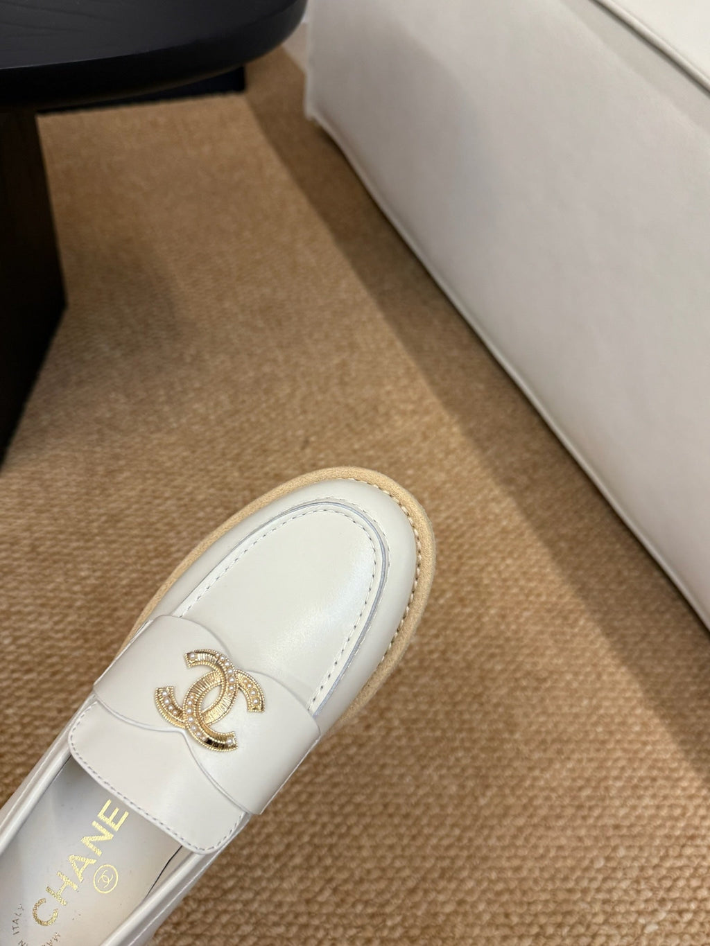 CHANEL 26S LOAFER IN WHITE PATENT CALFSKIN CC LOGO