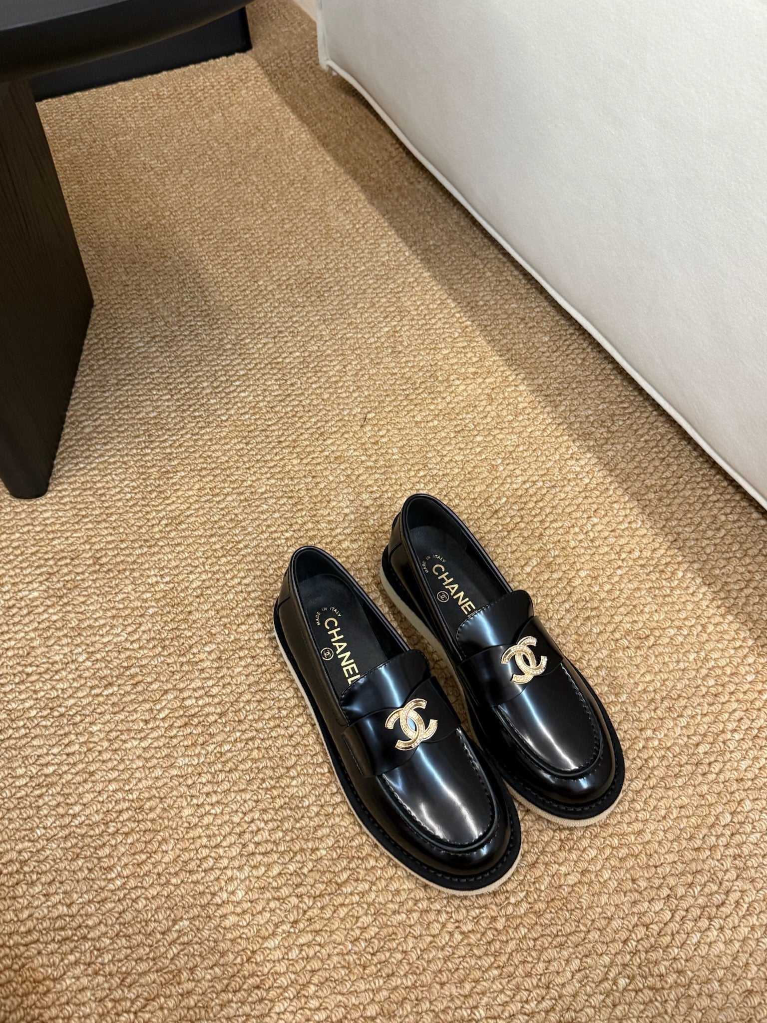 CHANEL 26S LOAFER IN BLACK PATENT CALFSKIN CC LOGO