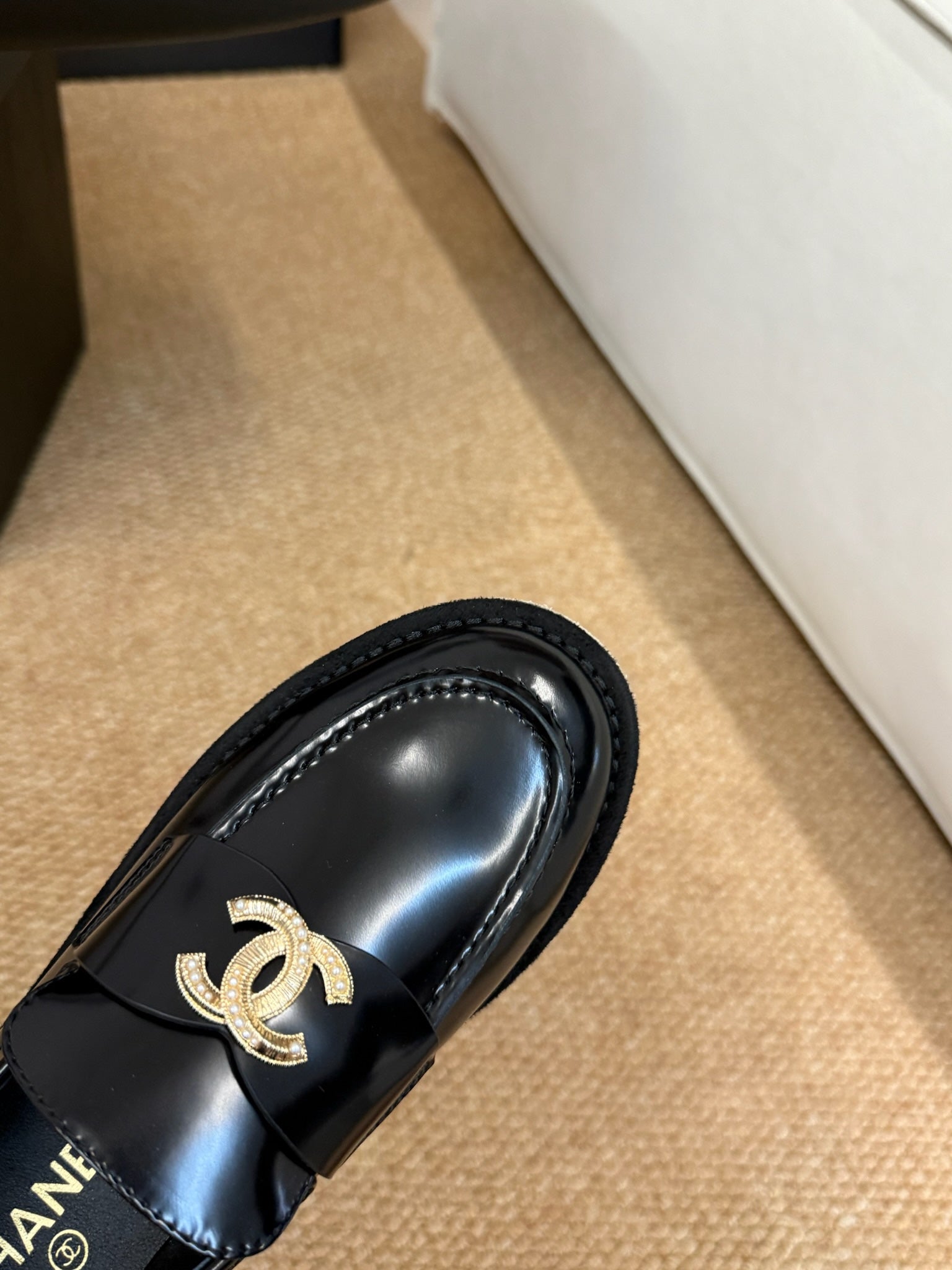 CHANEL 26S LOAFER IN BLACK PATENT CALFSKIN CC LOGO