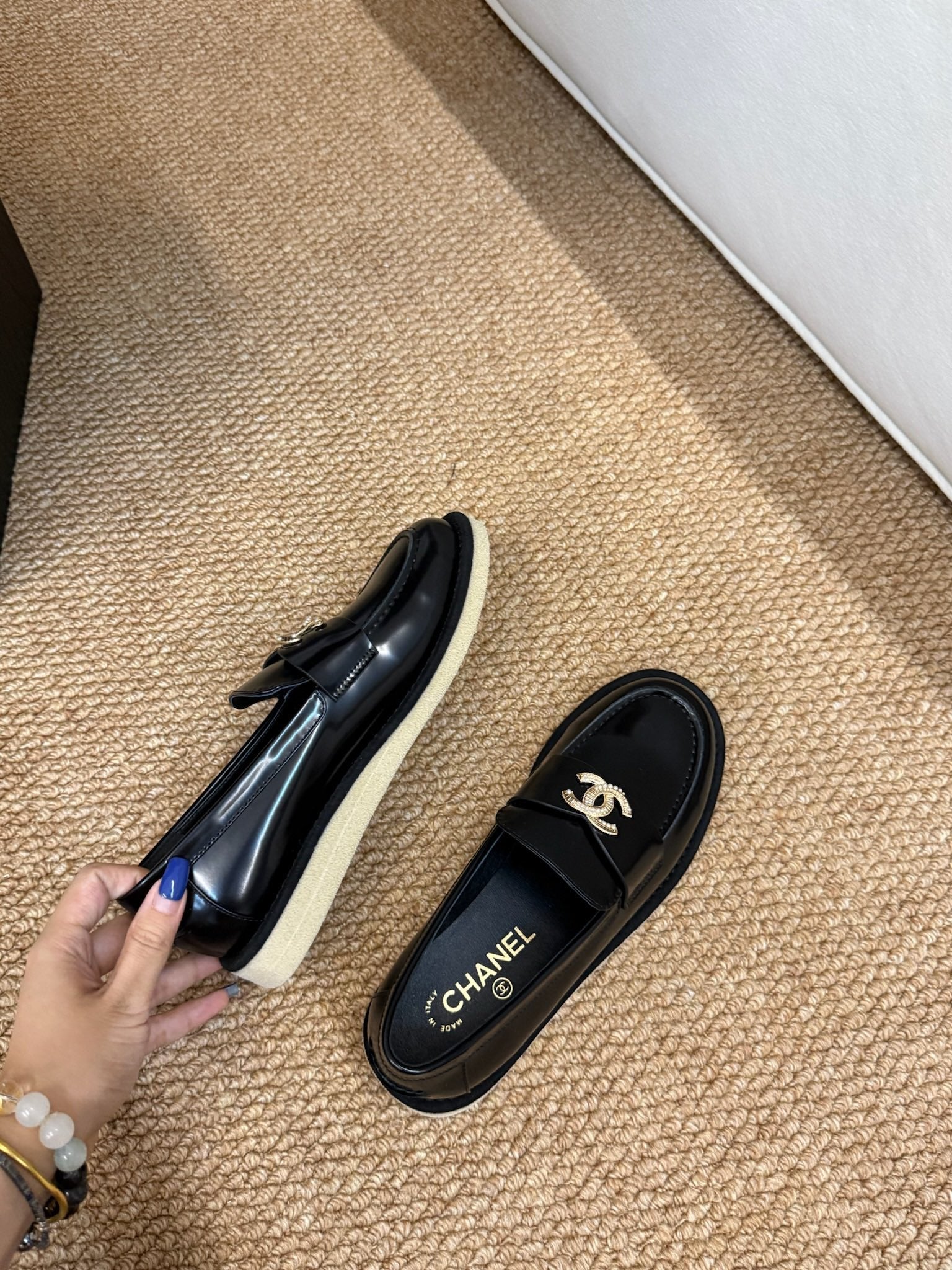 CHANEL 26S LOAFER IN BLACK PATENT CALFSKIN CC LOGO