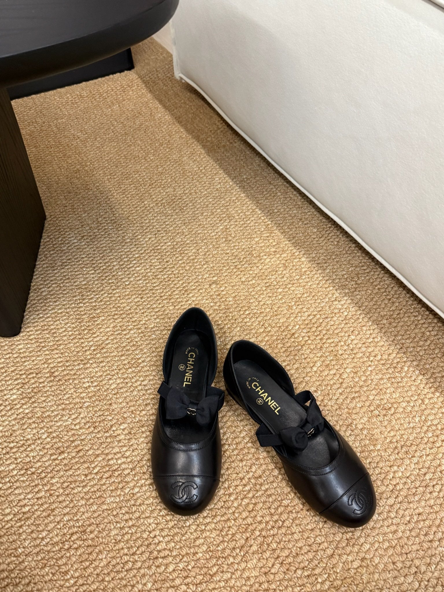 CHANEL 26S MARY JANE SLINGBACK FLATS IN BLACK CALFSKIN CAP TOE RIBBON STRAP