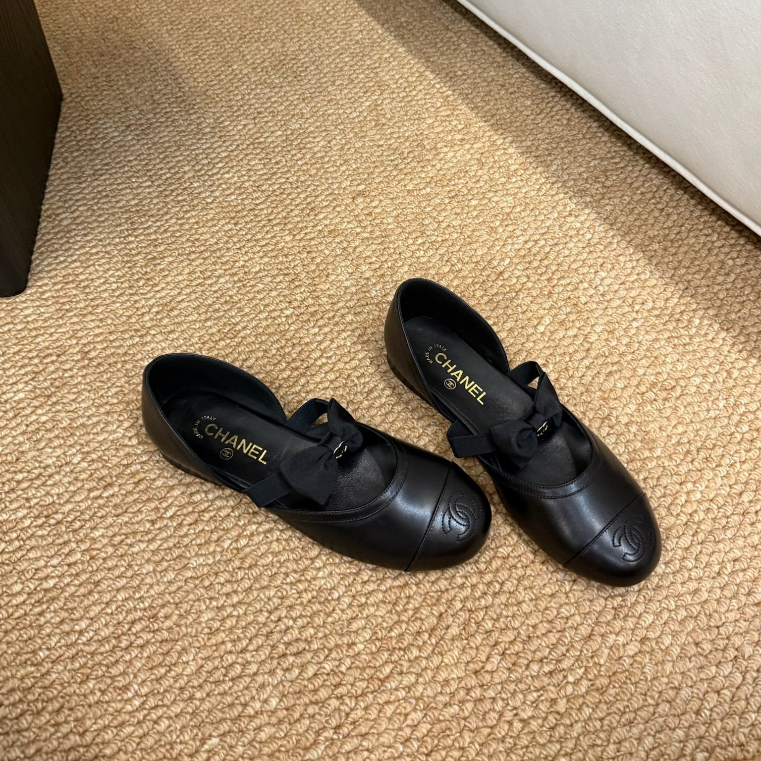 CHANEL 26S MARY JANE SLINGBACK FLATS IN BLACK CALFSKIN CAP TOE RIBBON STRAP