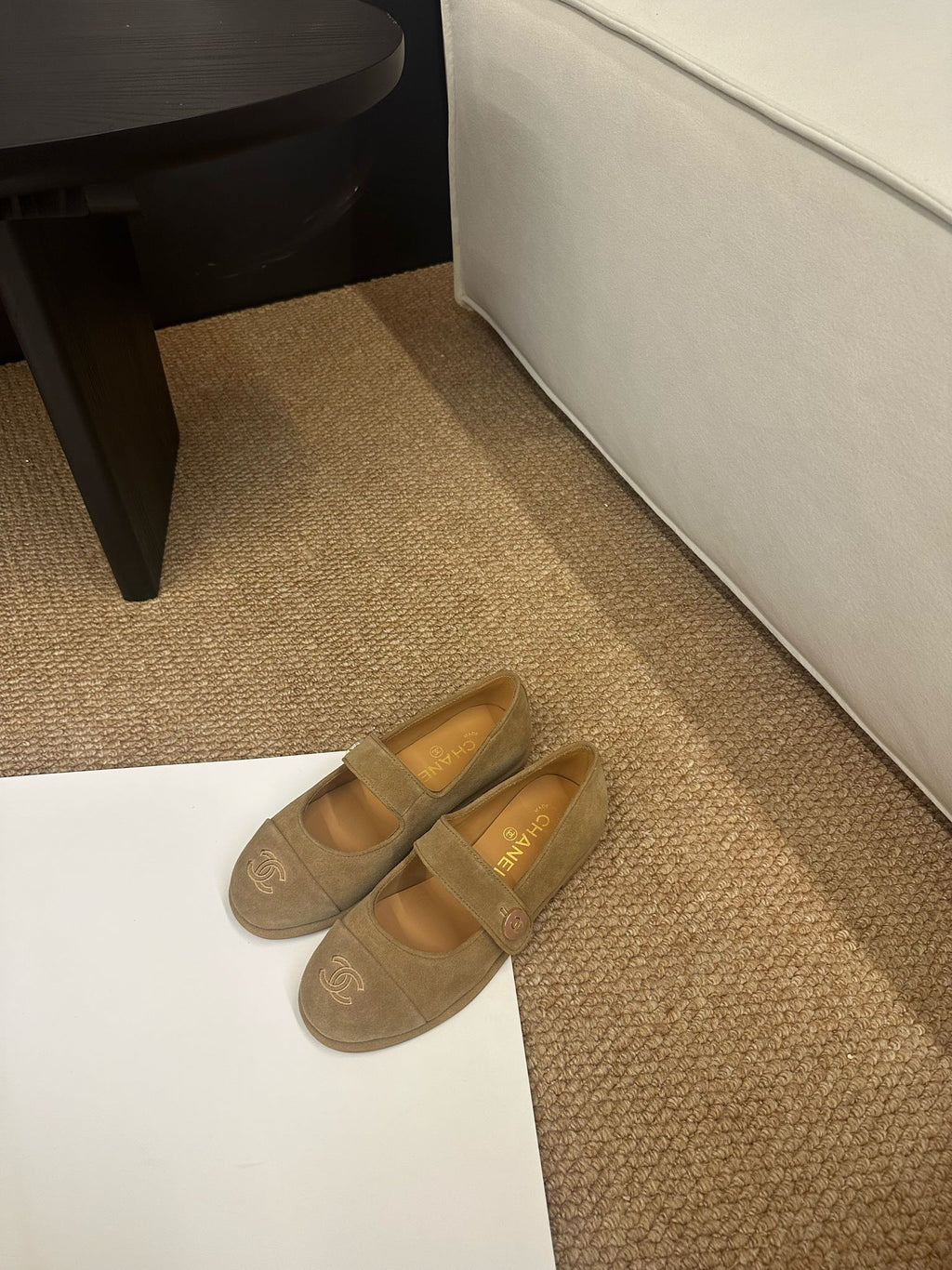 CHANEL 26S MARY JANE FLATS IN CARAMEL BROWN SUEDE CC LOGO