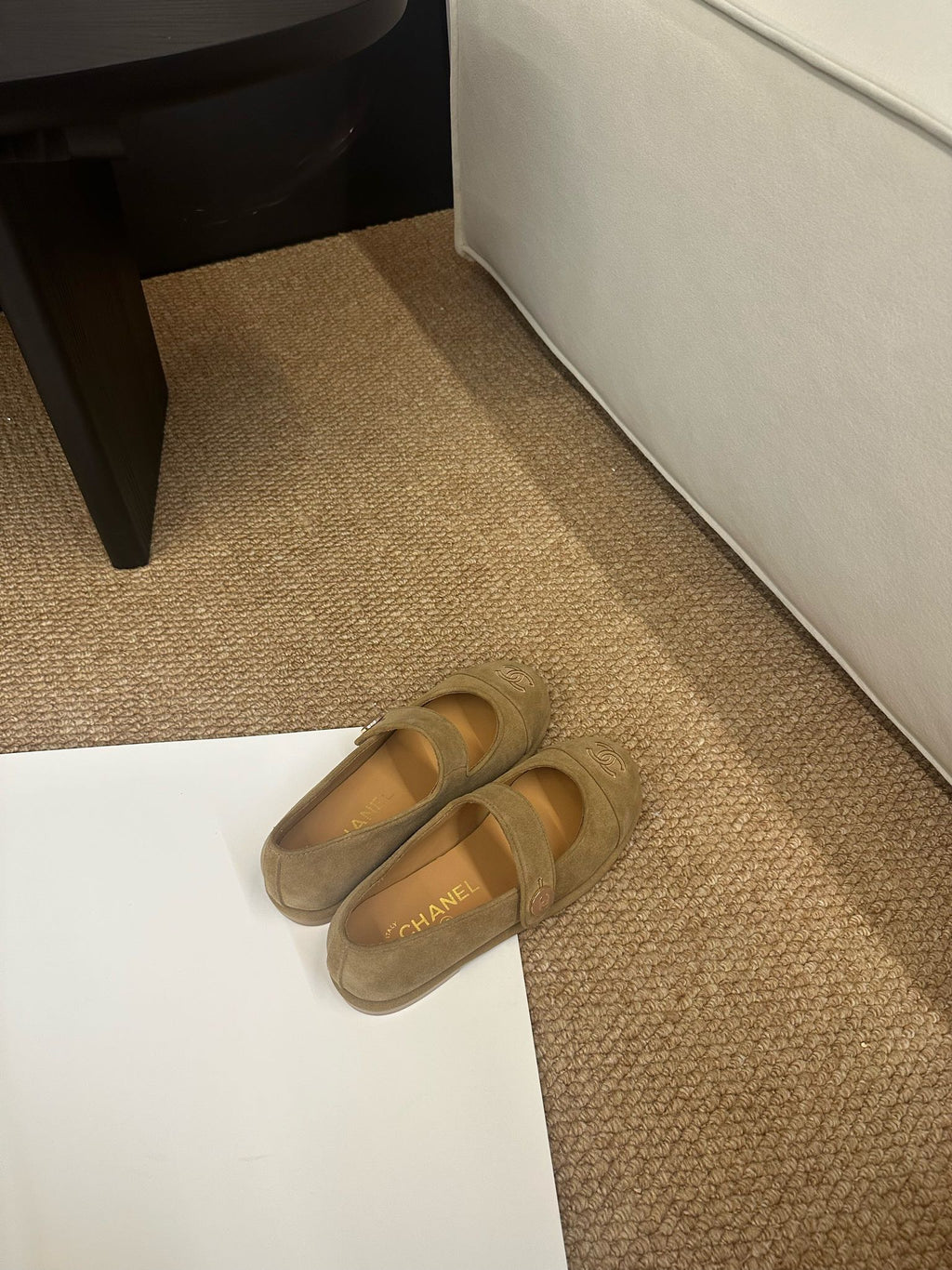 CHANEL 26S MARY JANE FLATS IN CARAMEL BROWN SUEDE CC LOGO