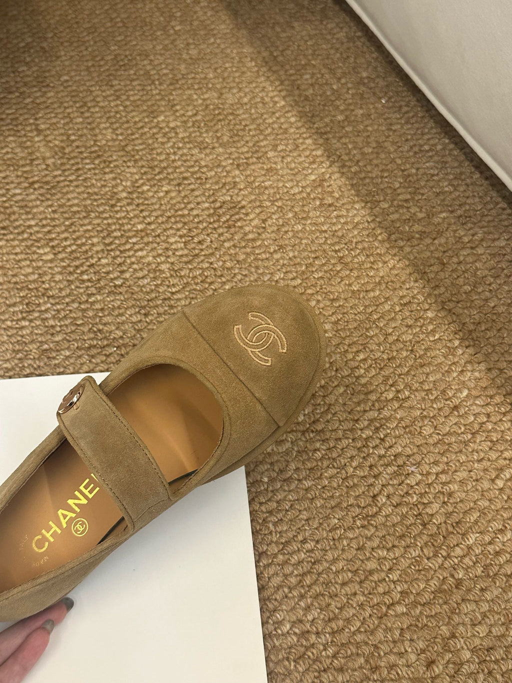 CHANEL 26S MARY JANE FLATS IN CARAMEL BROWN SUEDE CC LOGO
