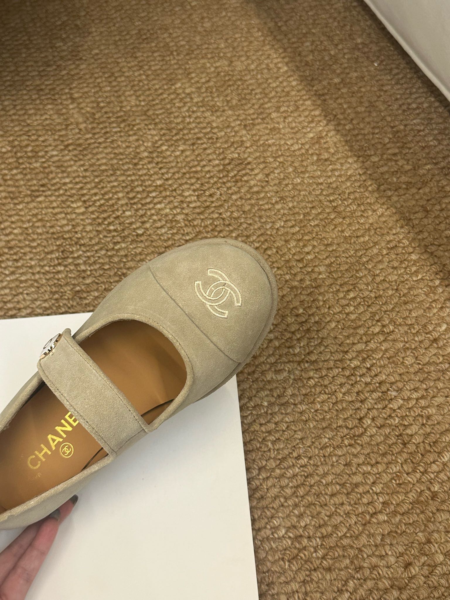 CHANEL 26S MARY JANE FLATS IN BEIGE SUEDE CC LOGO
