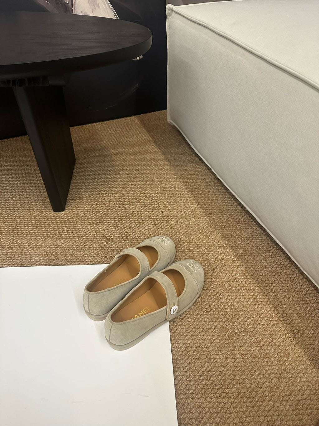 CHANEL 26S MARY JANE FLATS IN BEIGE SUEDE CC LOGO