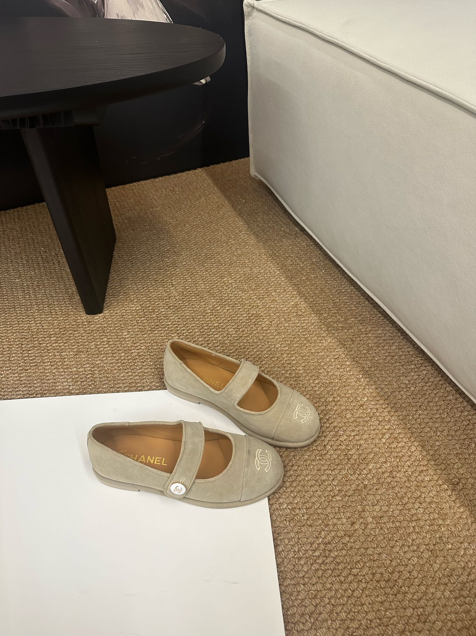 CHANEL 26S MARY JANE FLATS IN BEIGE SUEDE CC LOGO
