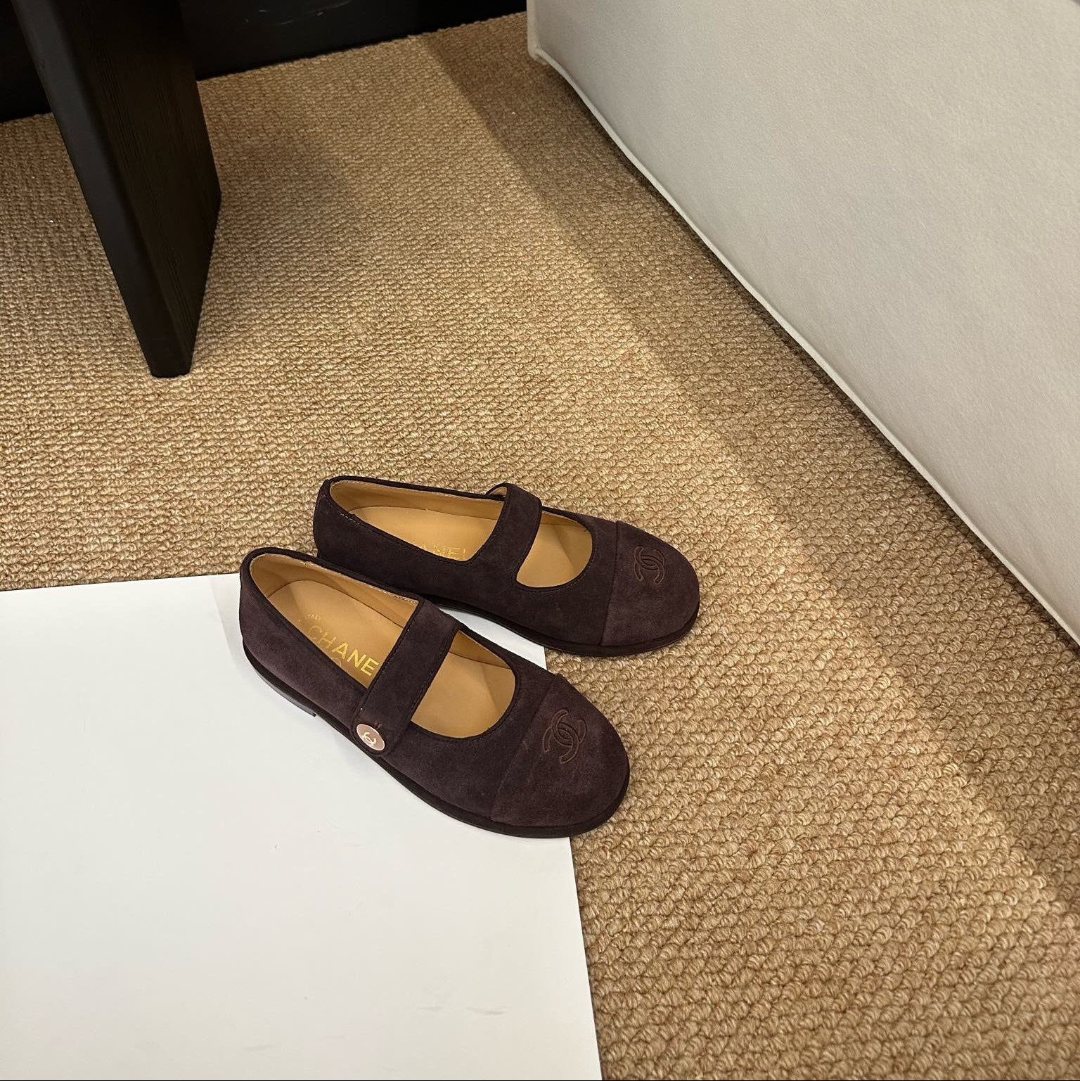 CHANEL 26S MARY JANE FLATS IN DARK BROWN SUEDE CC LOGO