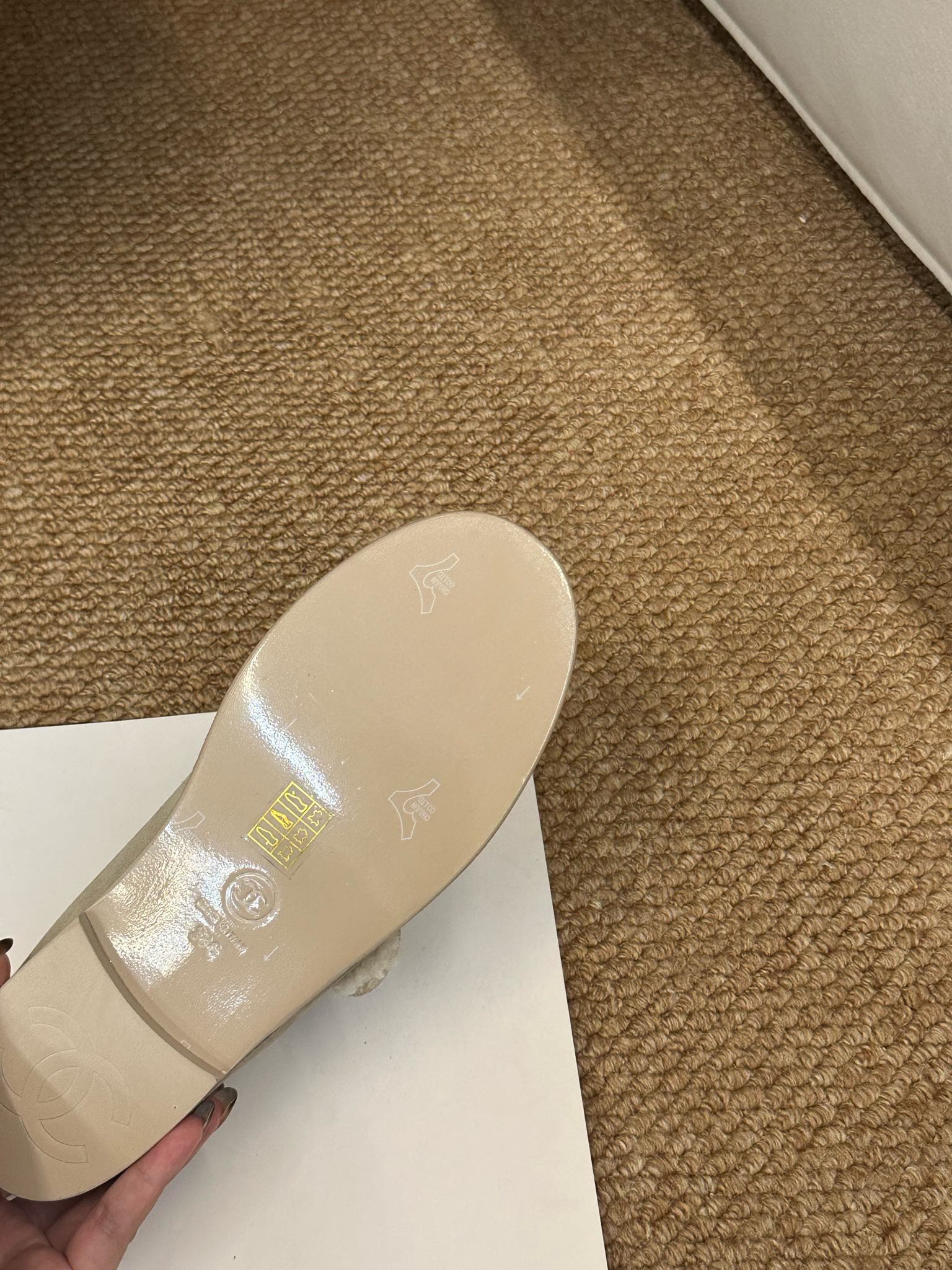 CHANEL 26S MARY JANE FLATS IN BEIGE SUEDE SHEARLING LINING CC LOGO